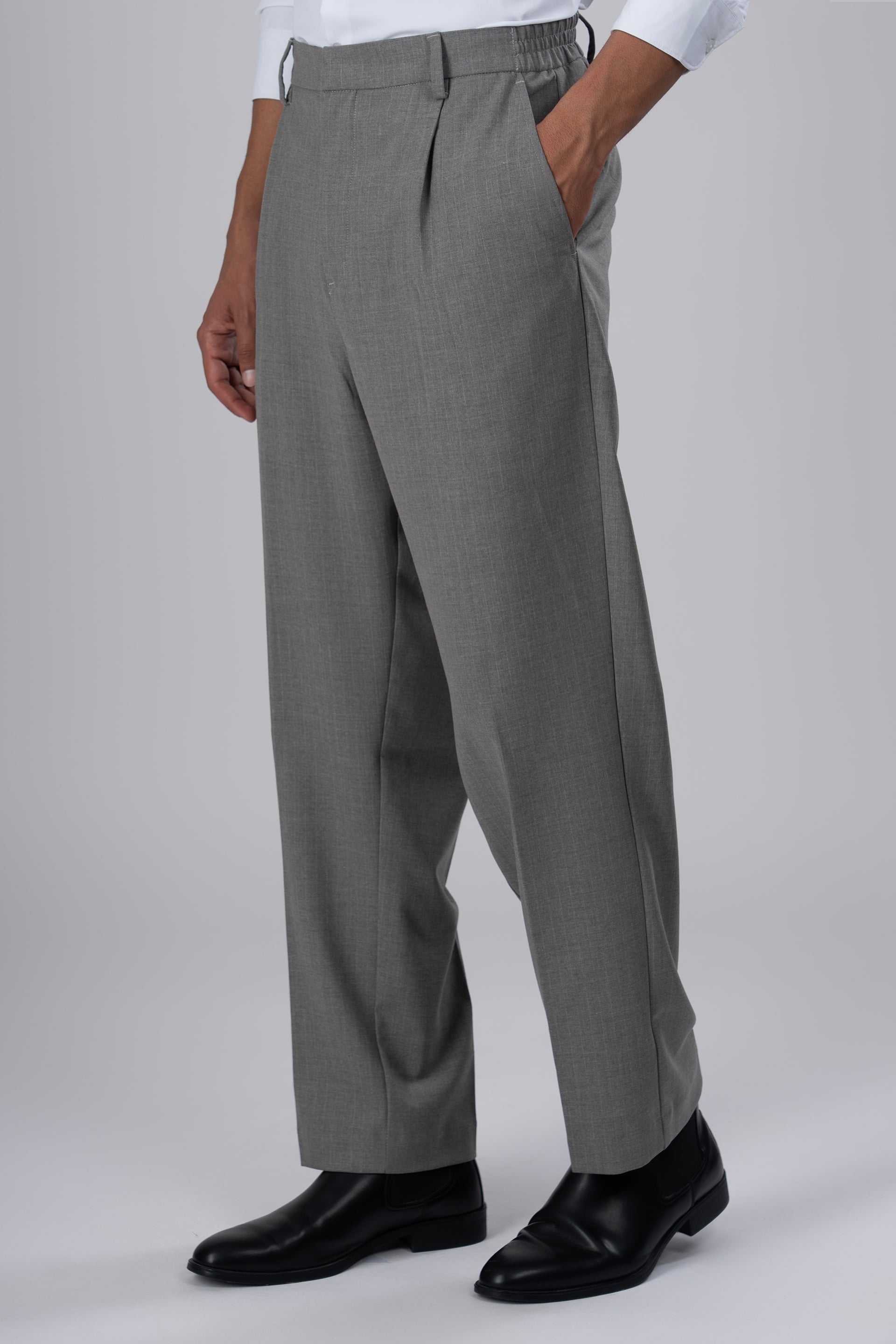 Soft Iron Flexi Pinstriped Relaxed Pant In Grey