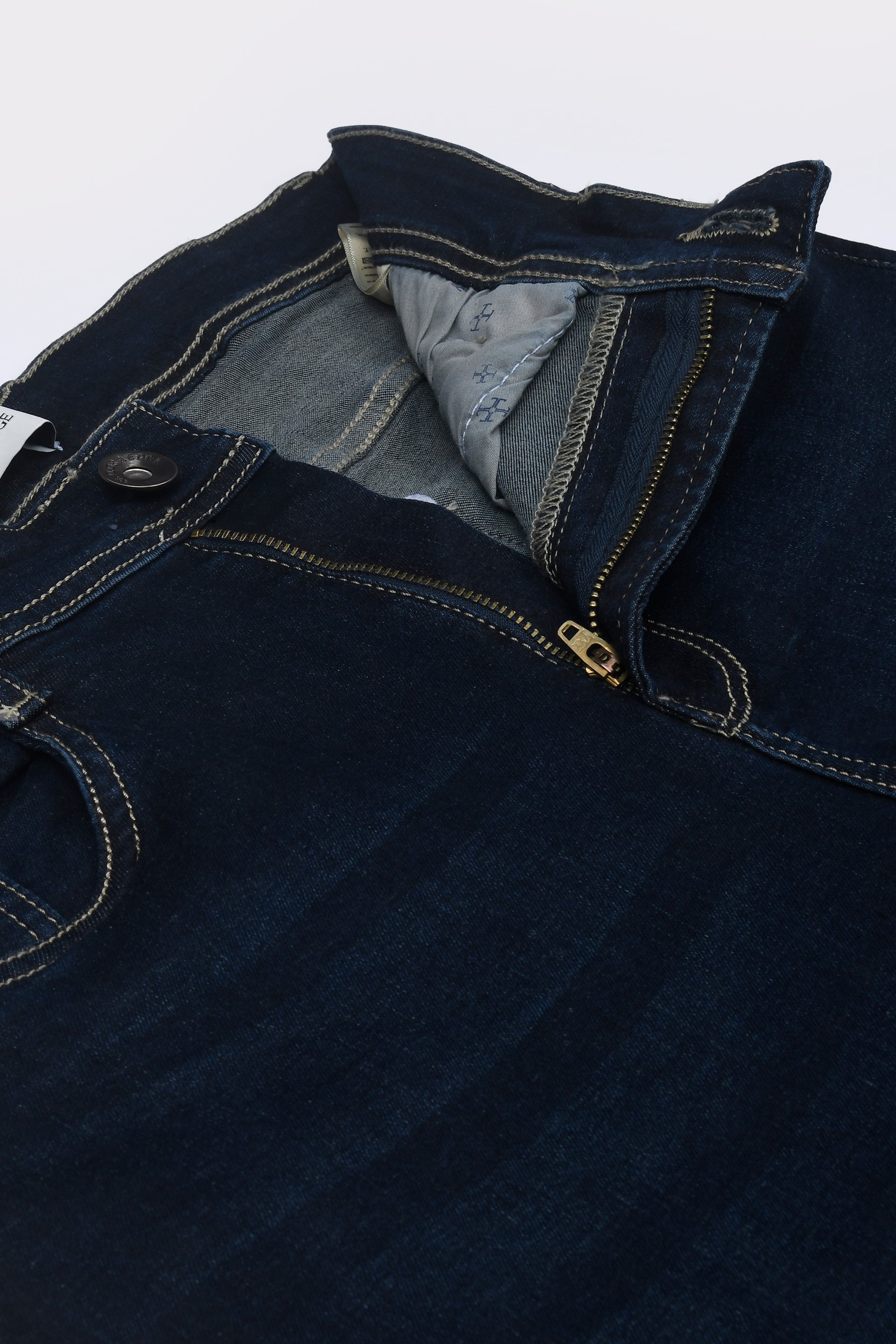 CLASSIC EDGE TAILORED DENIM