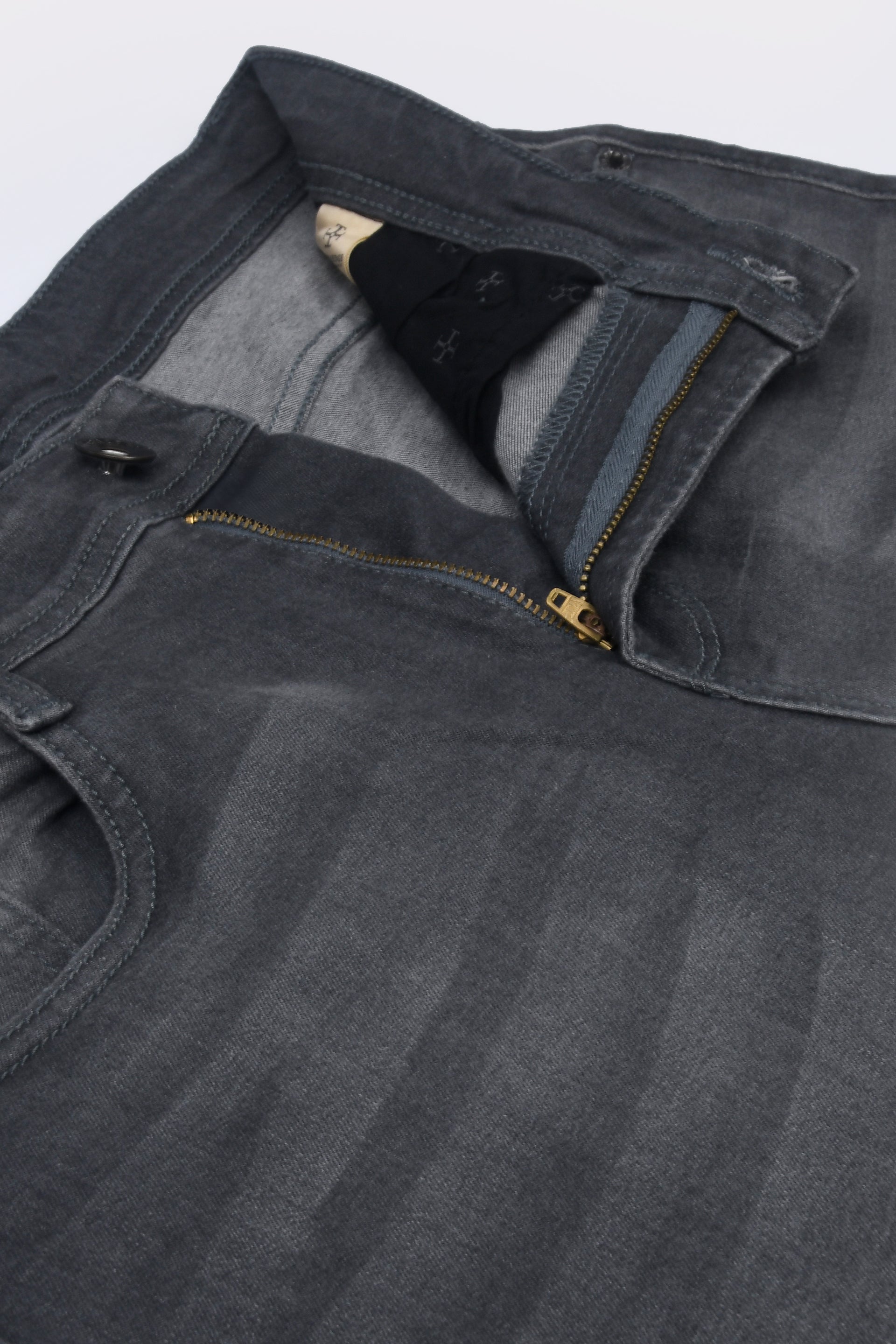 CLASSIC EDGE TAILORED DENIM