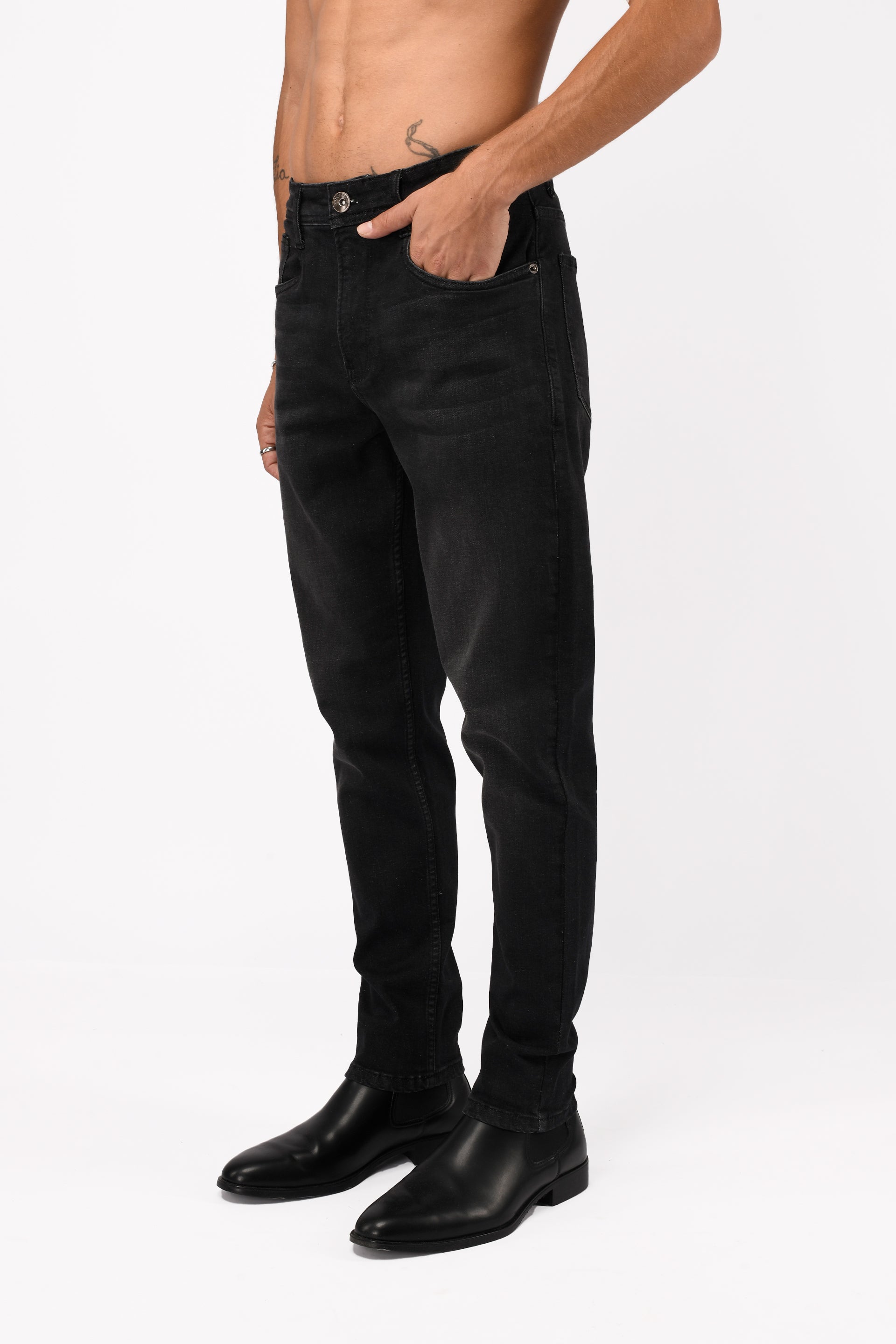 CLASSIC EDGE TAILORED DENIM IN BLACK