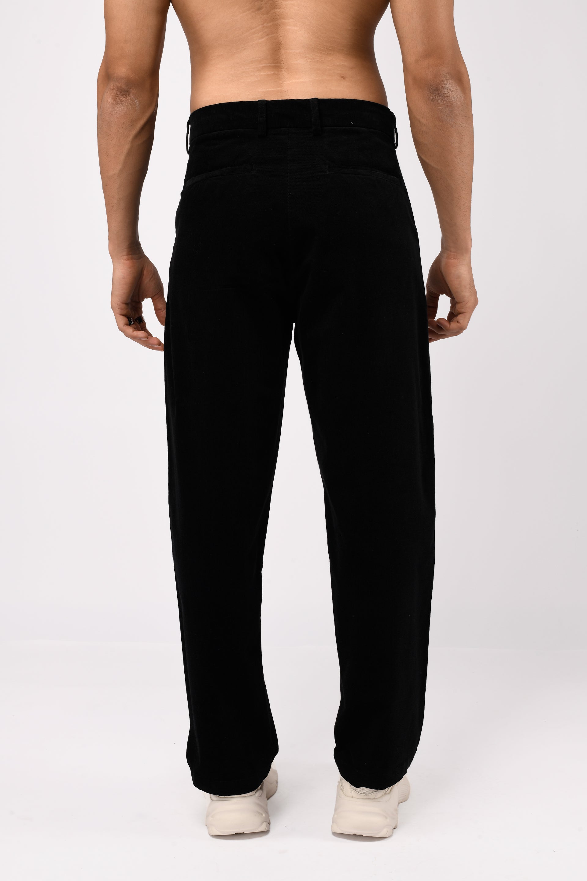 SOFT CORDUROY RELAXED PANTS IN BLACK