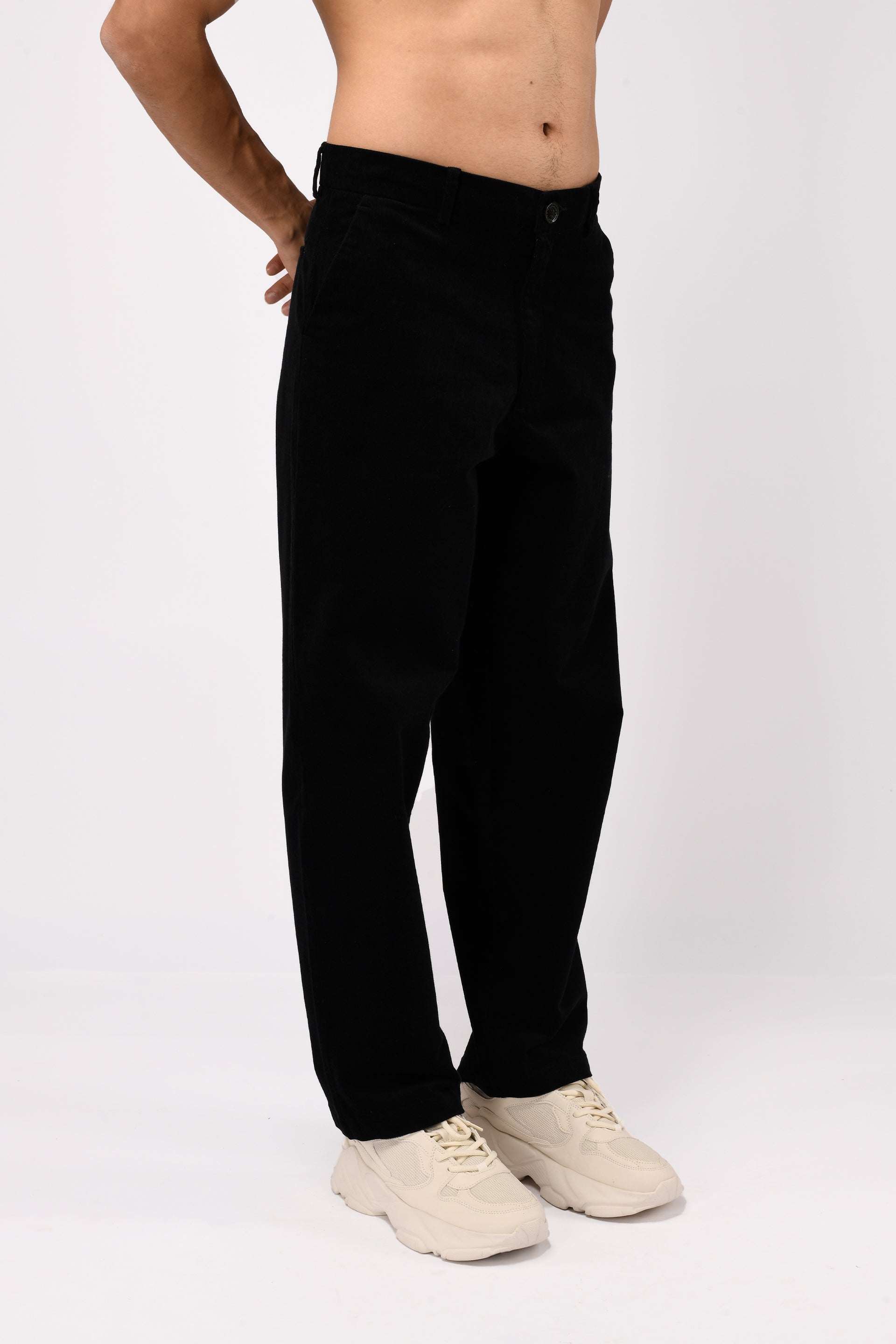 SOFT CORDUROY RELAXED PANTS IN BLACK