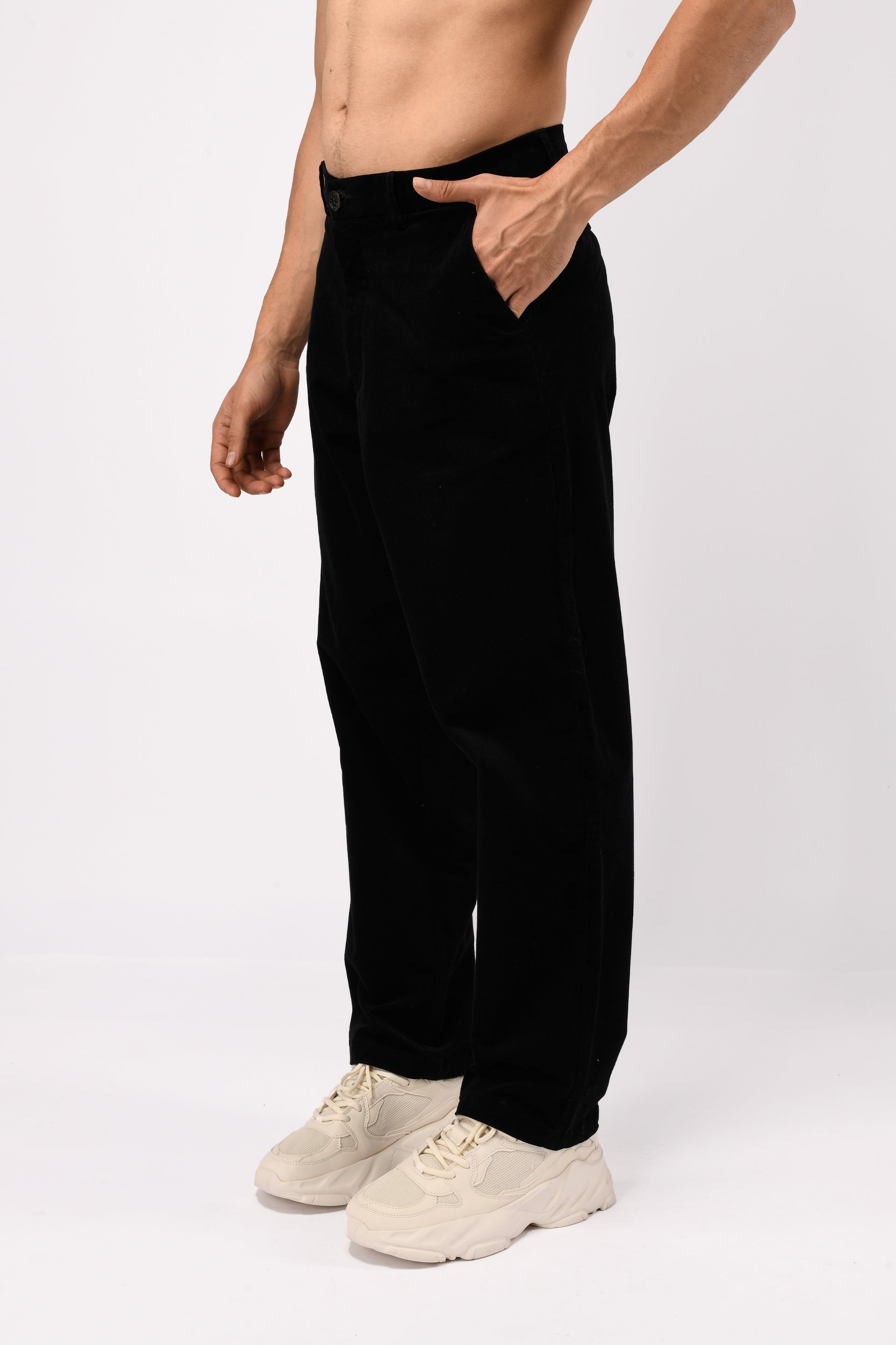 SOFT CORDUROY RELAXED PANTS IN BLACK