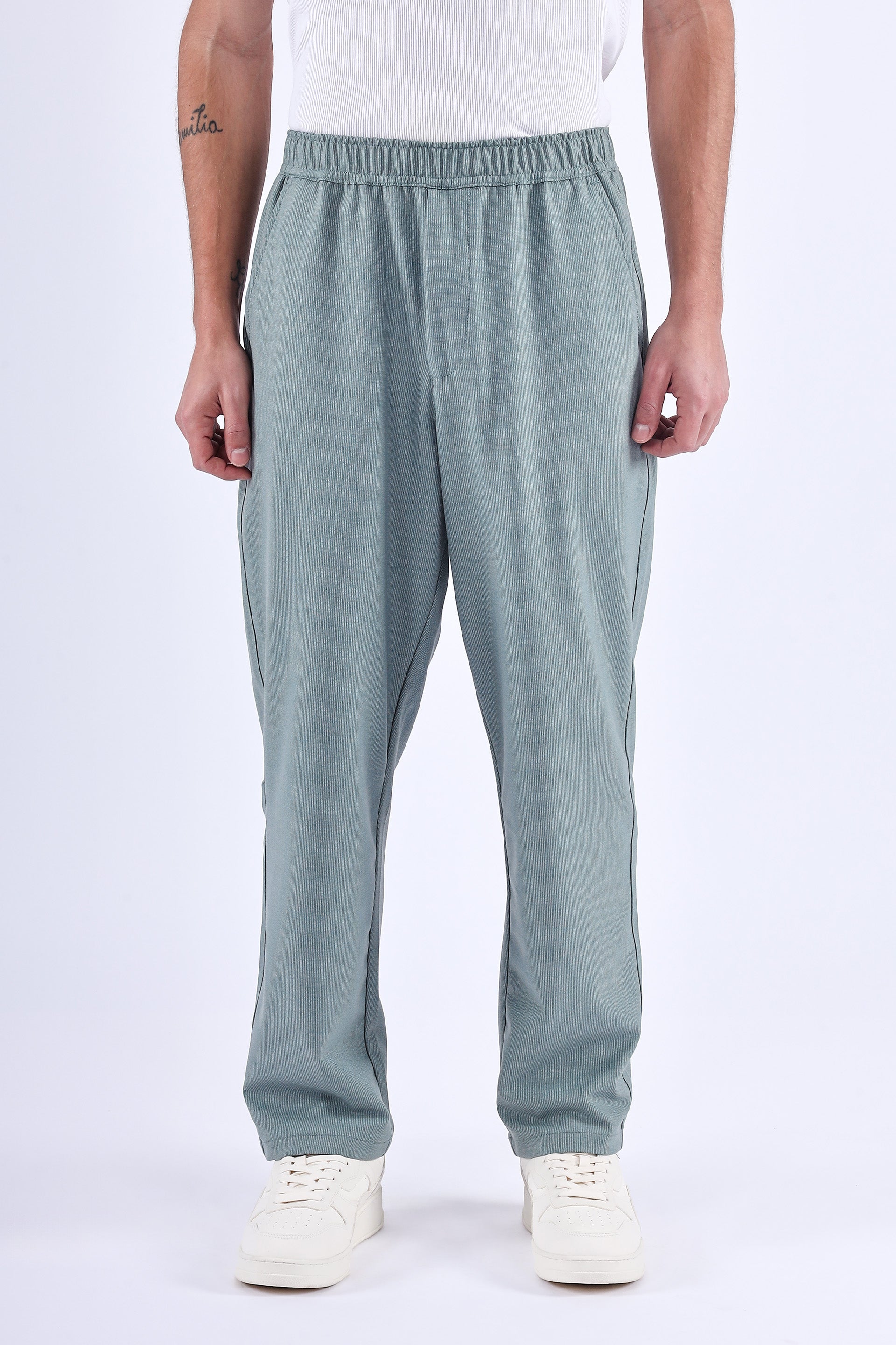 MIRACLE FLOW RELAXED TROUSER IN GREEN