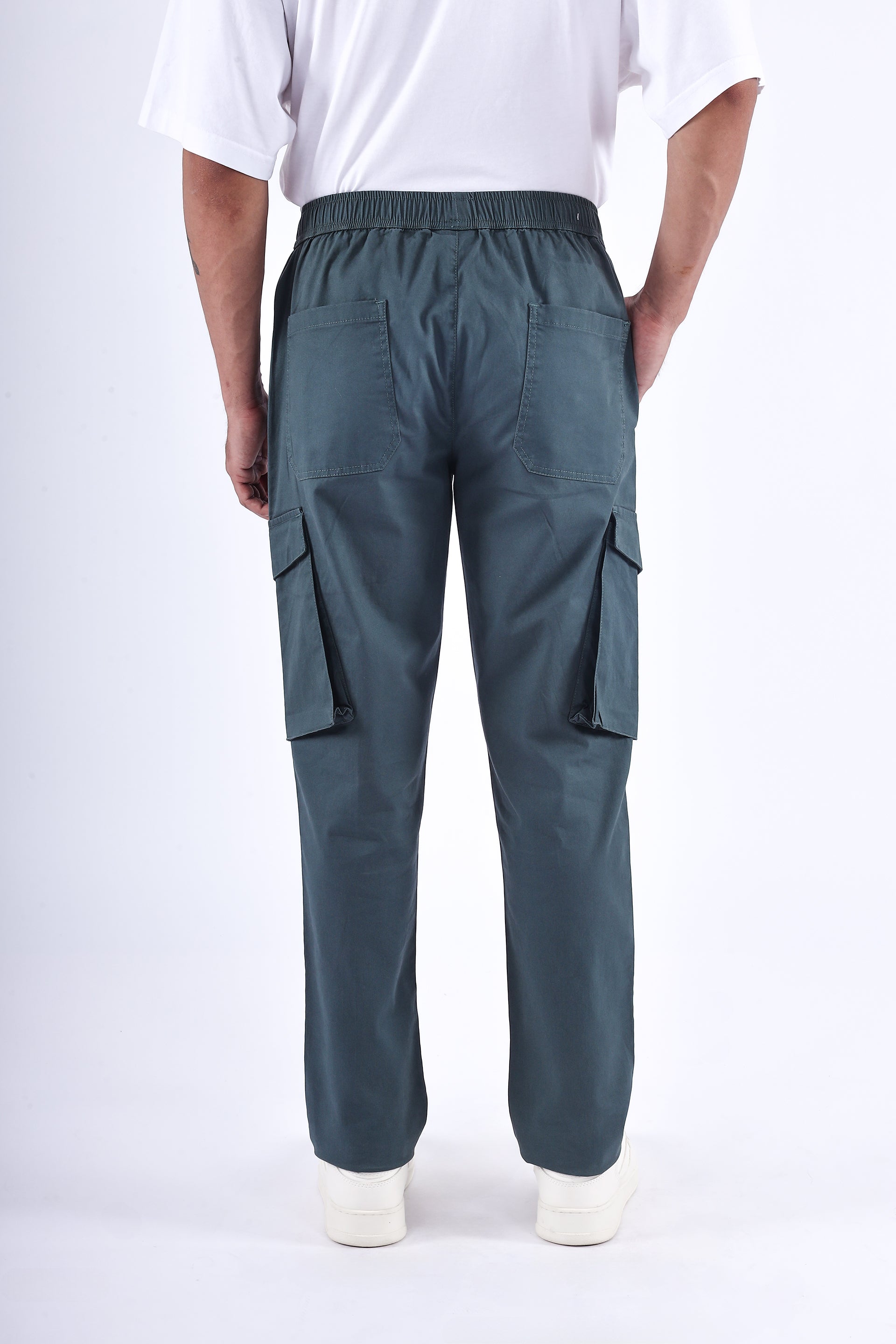 FEATHER LIGHT TAILORED CARGOS IN GREEN