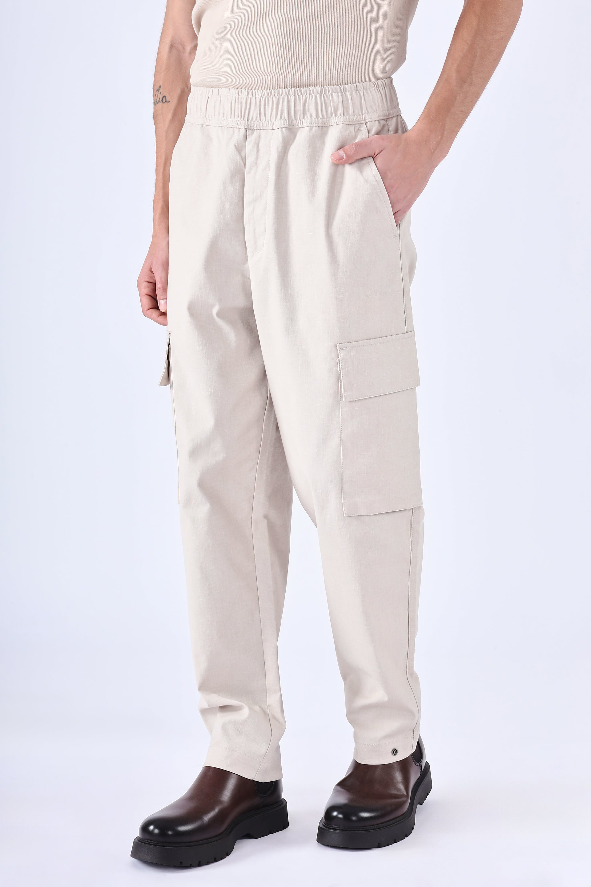 AIR RELAXED CARGO PANTS IN CREAM