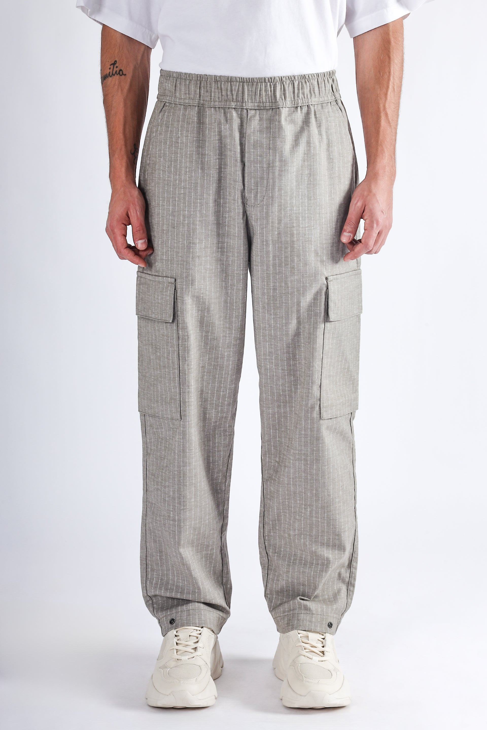 AIR STRIPED RELAXED CARGO PANTS IN GREY