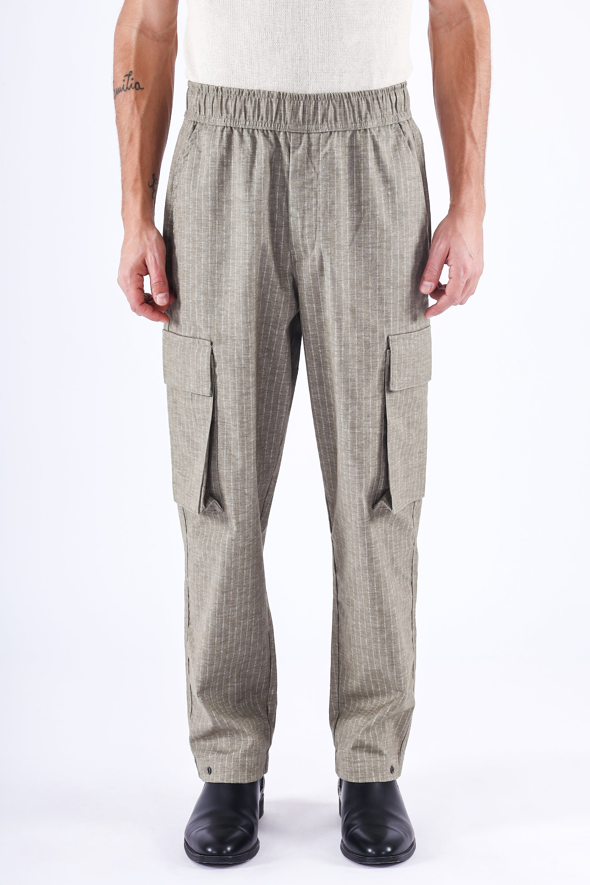 AIR STRIPED RELAXED CARGO PANTS IN GREEN