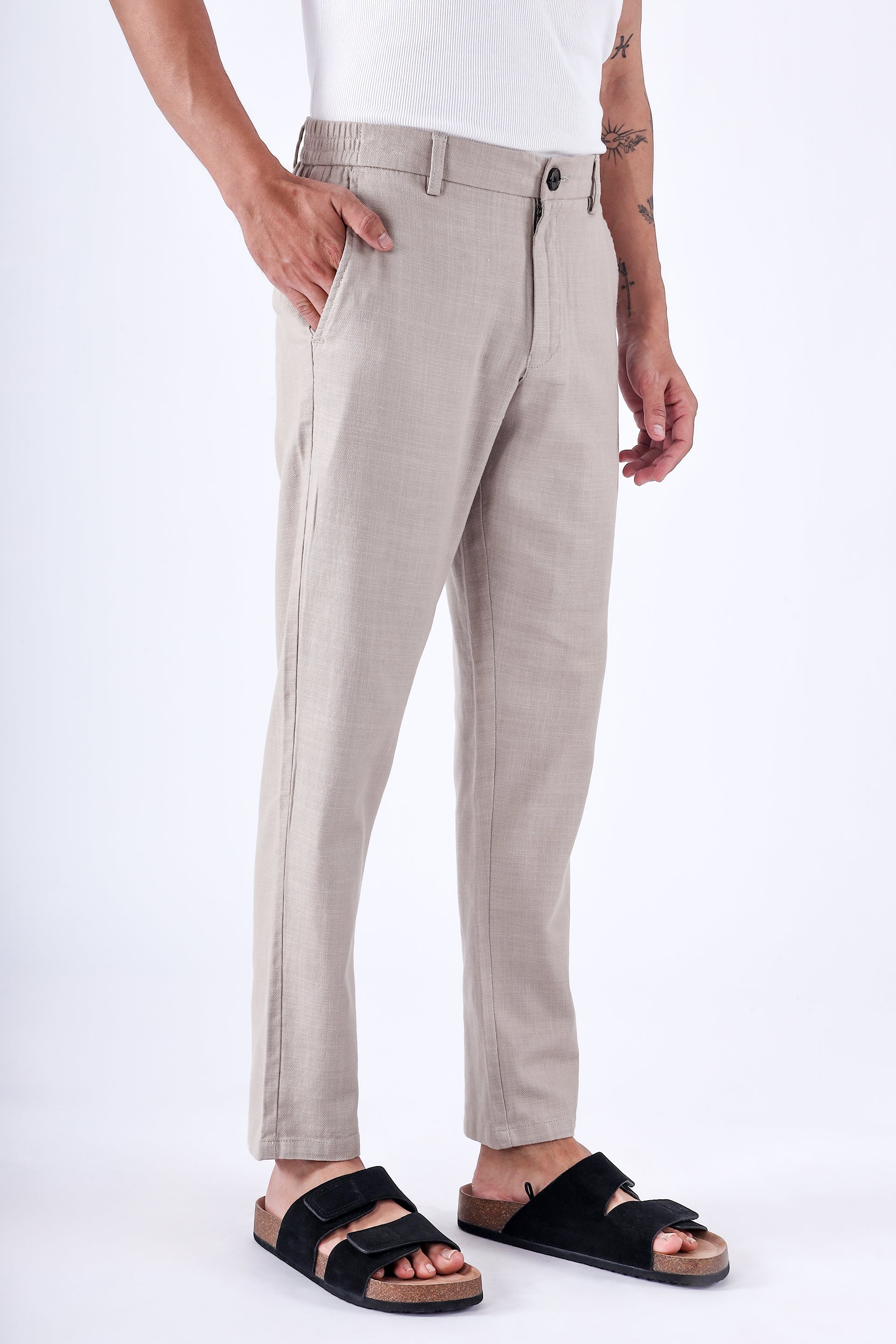 PREMIUM KNITTED TAILORED TROUSER IN LIGHT BEIGE