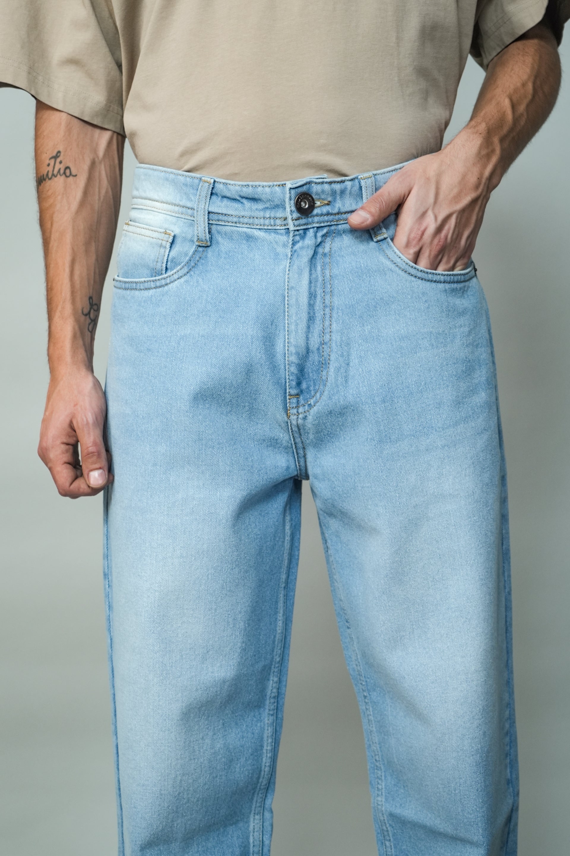 CLASSIC EDGE RELAXED DENIM IN BLUE