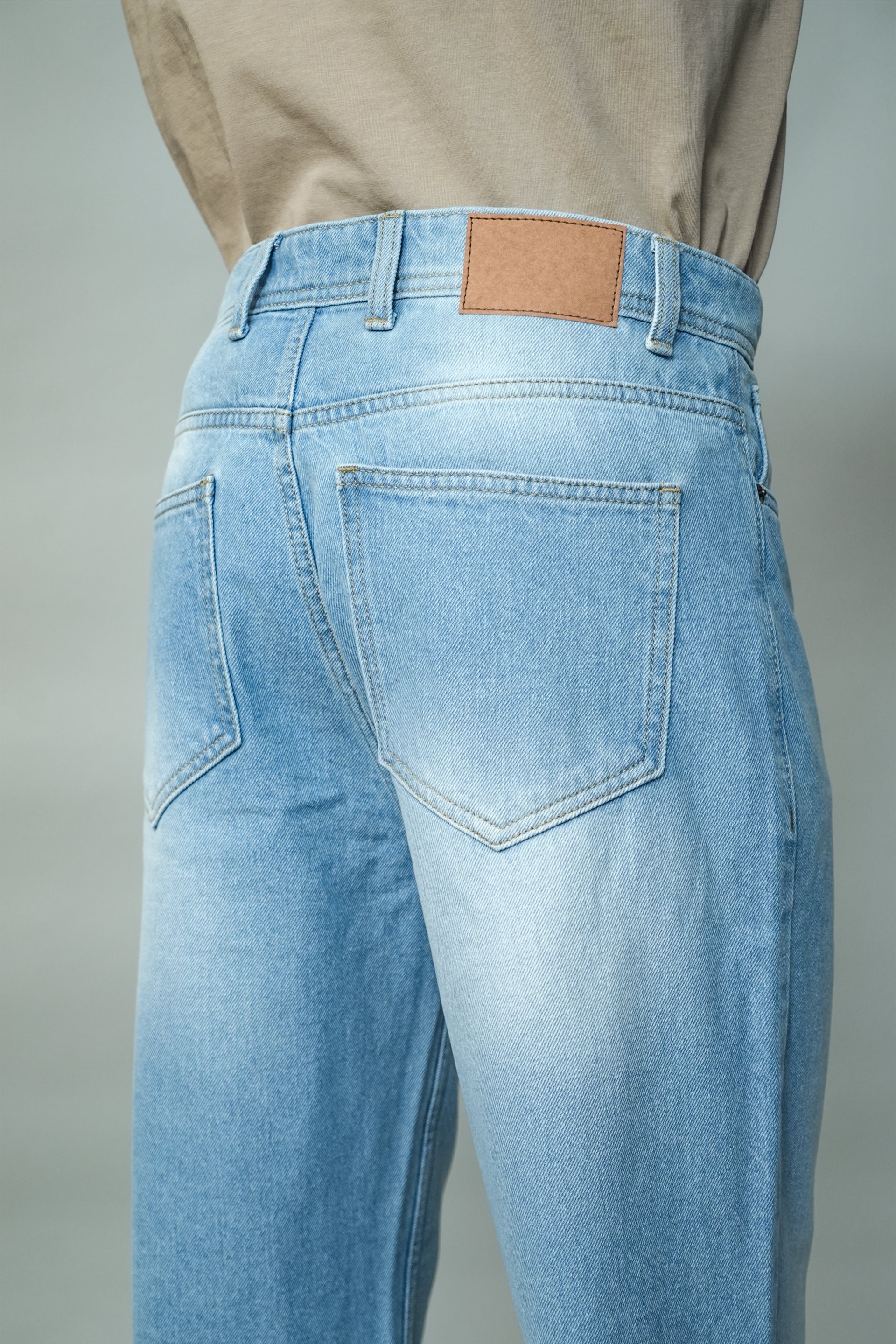 CLASSIC EDGE RELAXED DENIM IN BLUE