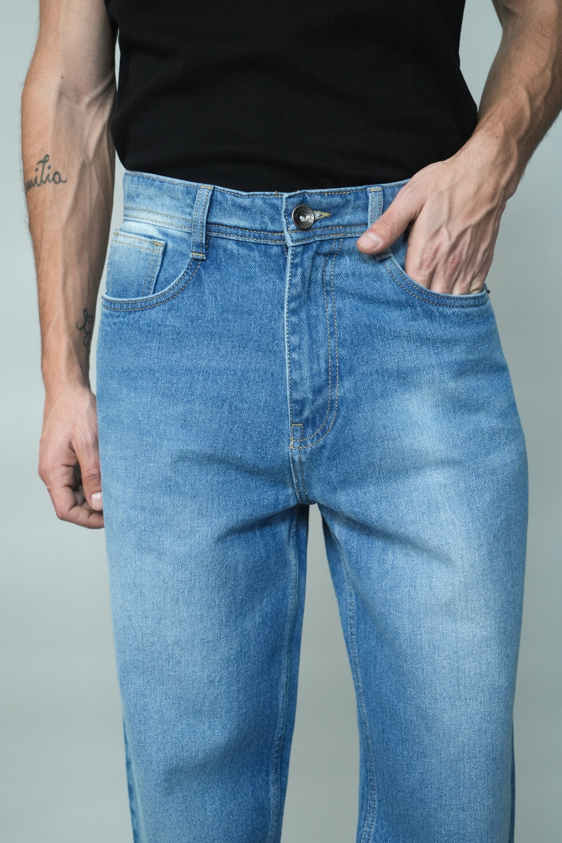 CLASSIC EDGE RELAXED DENIMS