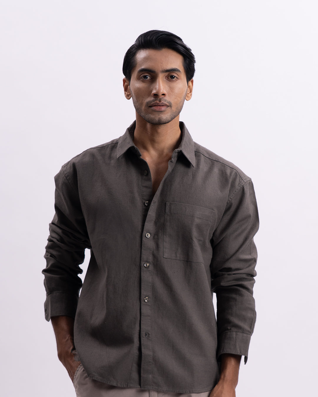 Linen Herringbone Relaxed Cropped Shirt In Olive