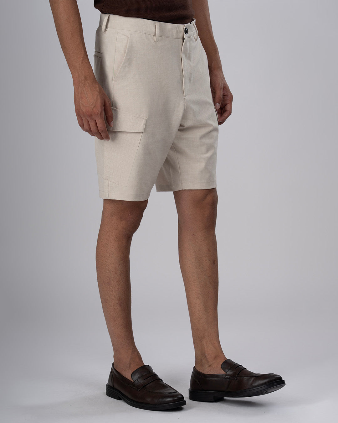 Easy Iron Cargo Shorts In Cream