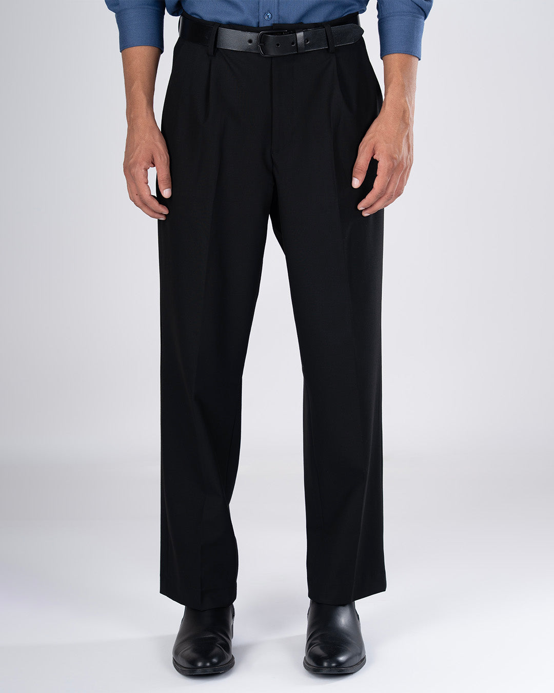 Classic Easy Iron Relaxed Trousers In Black