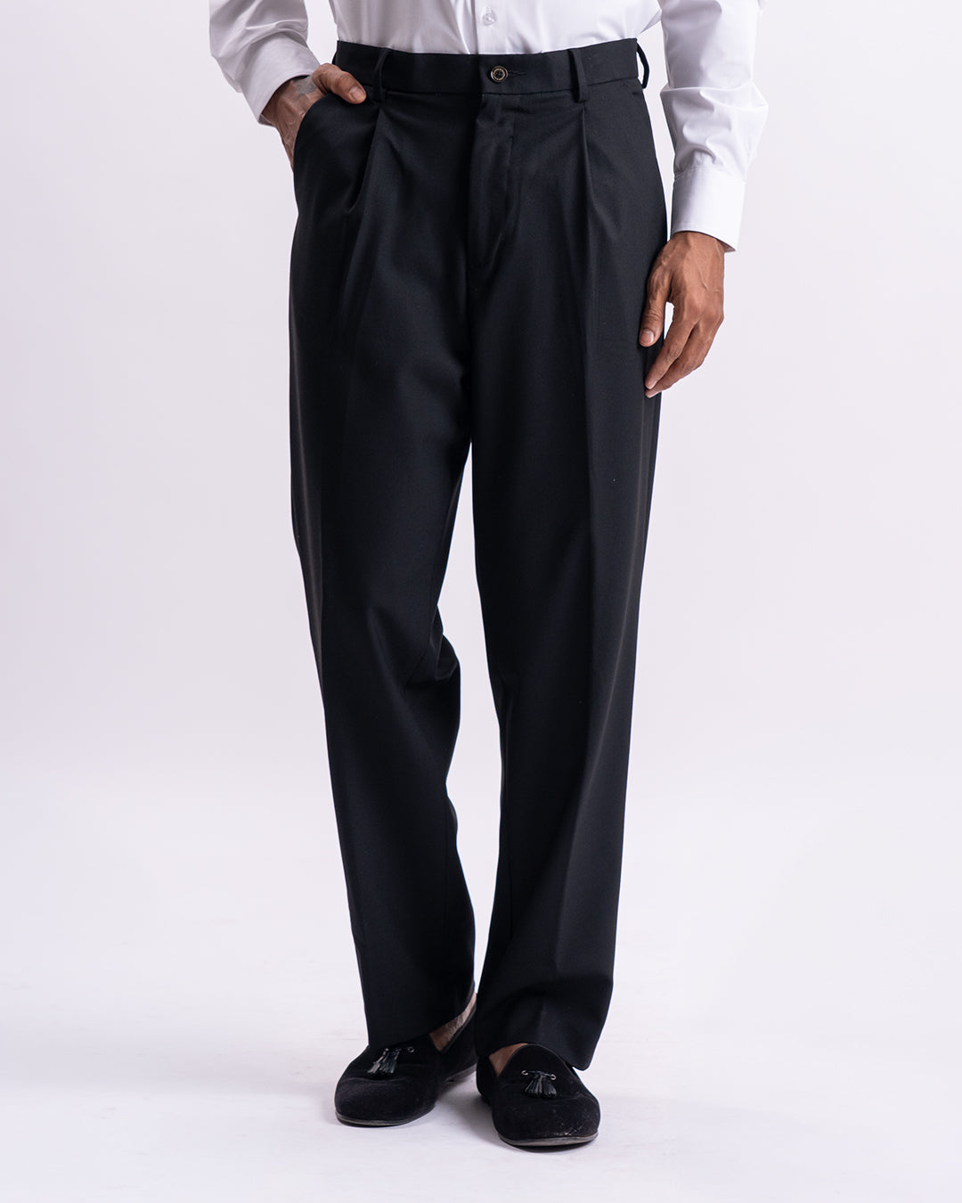 Classic Easy Iron Relaxed Trousers In Black
