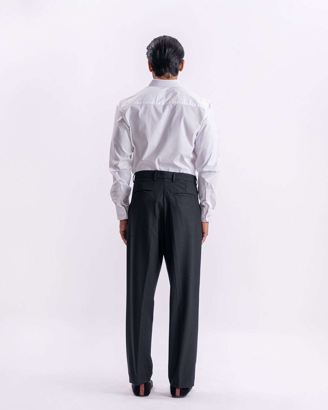 Classic Easy Iron Relaxed Trousers In Black