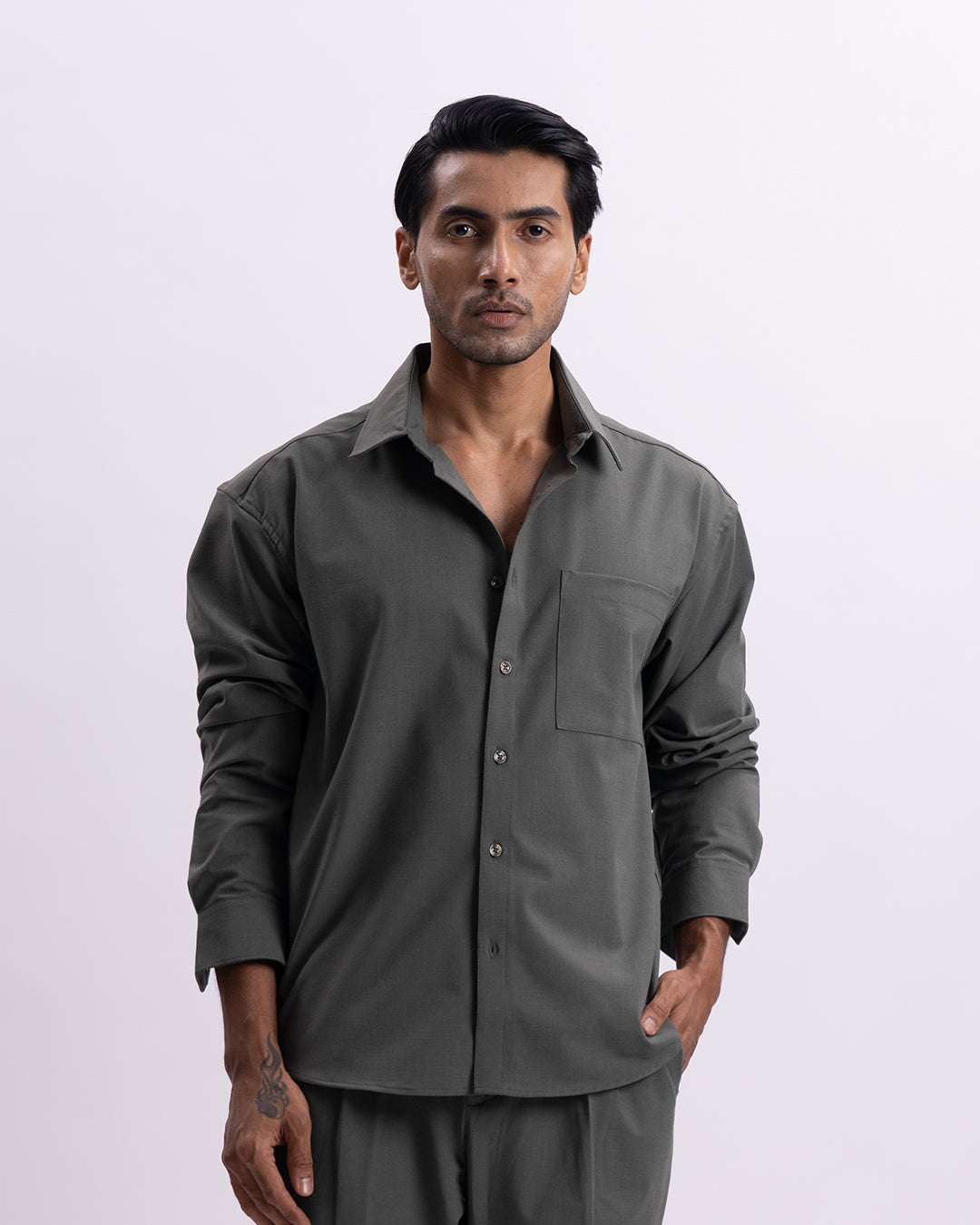 Easy Iron Relaxed Cropped Shirt In Olive