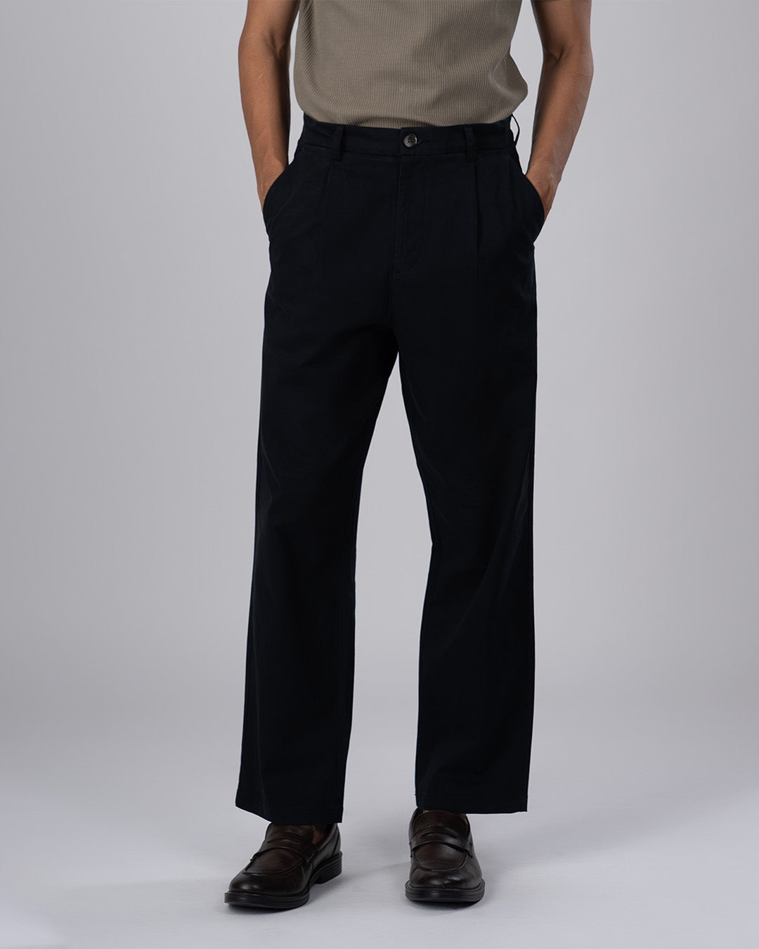 Premium Signature Relaxed Chinos In Black