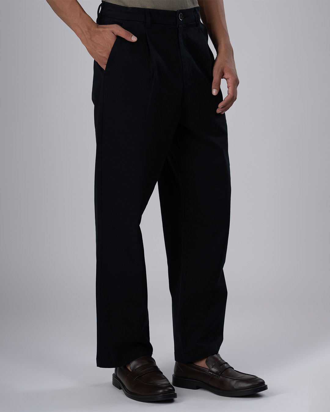 Premium Signature Relaxed Chinos In Black