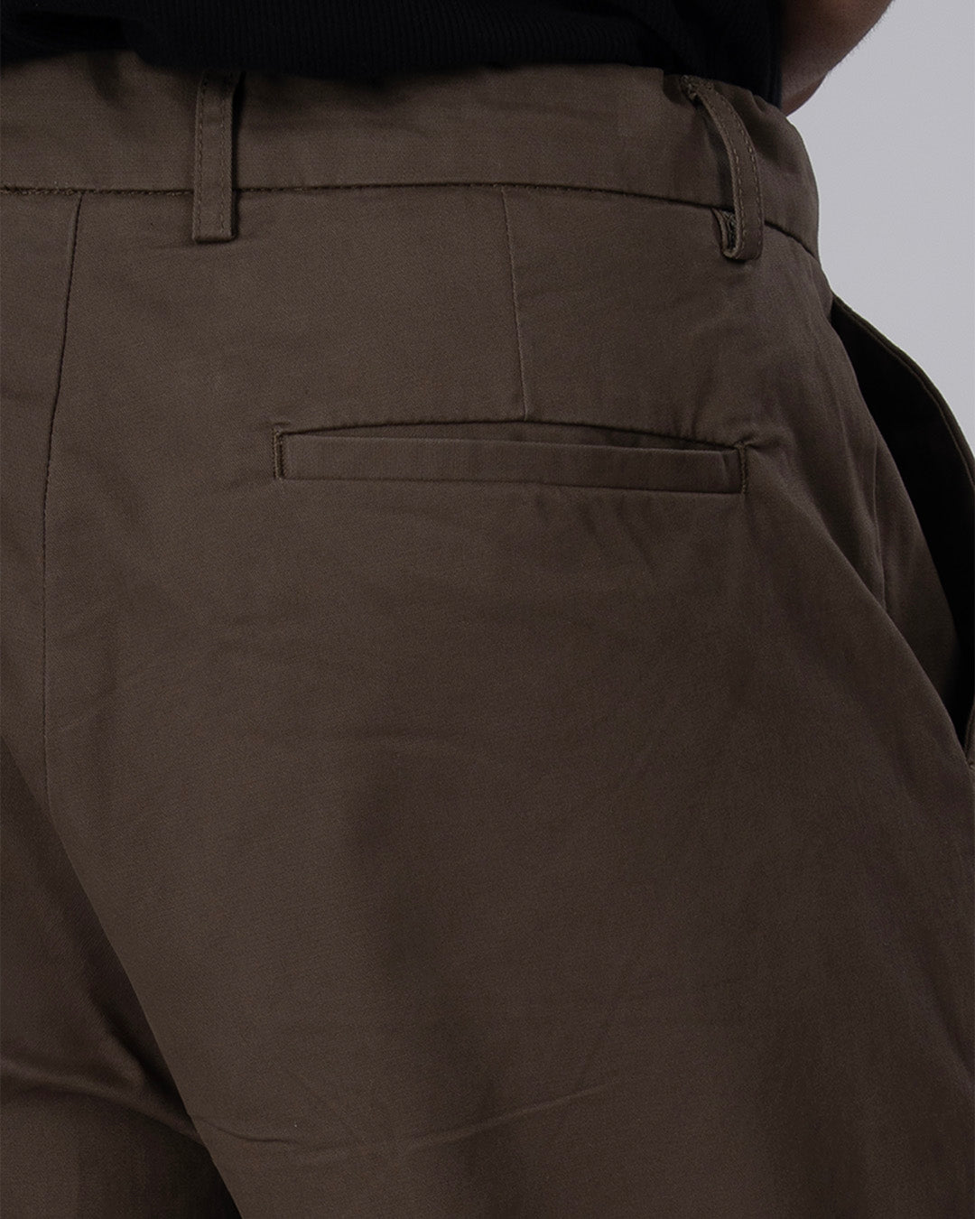 Premium Signature Relaxed Chinos In Brown