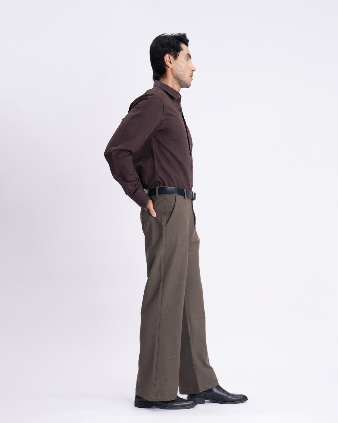 Easy Iron Bell Bottom Relaxed Trousers In Fur Brown