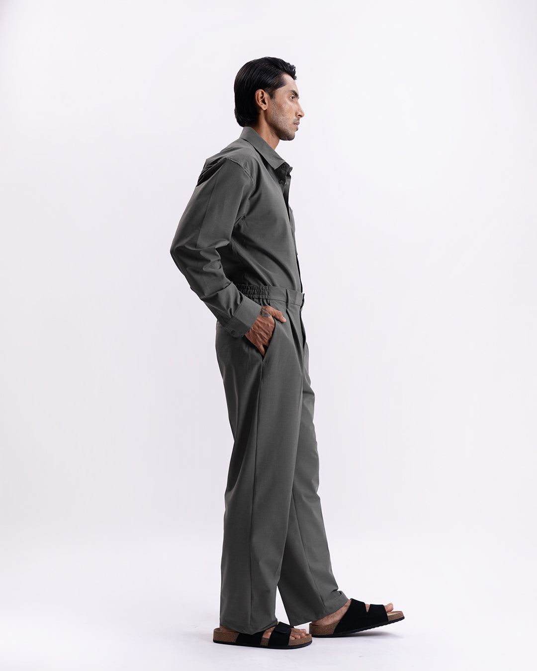 Easy Iron All Season Relaxed Trouser In Olive