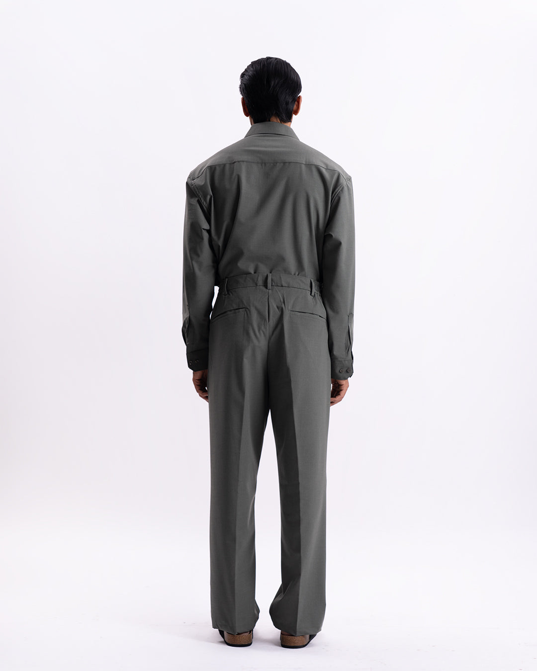 Easy Iron All Season Relaxed Trouser In Olive