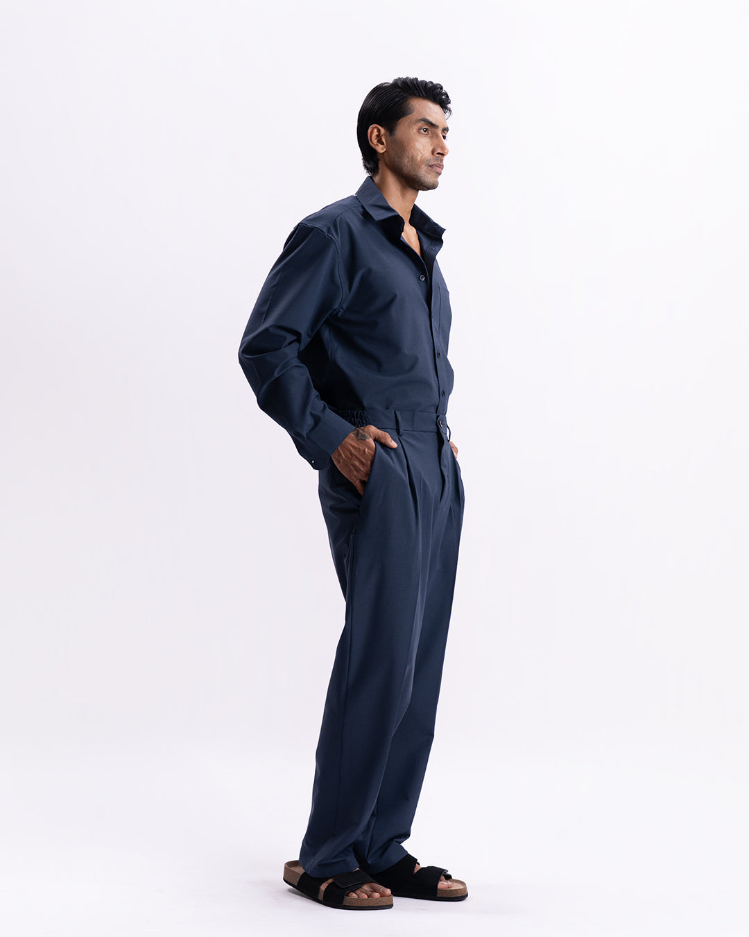 Easy Iron All Season Relaxed Trouser In Navy
