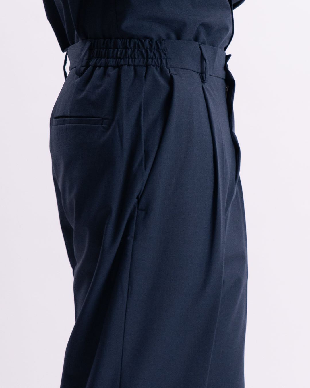 Easy Iron All Season Relaxed Trouser In Navy