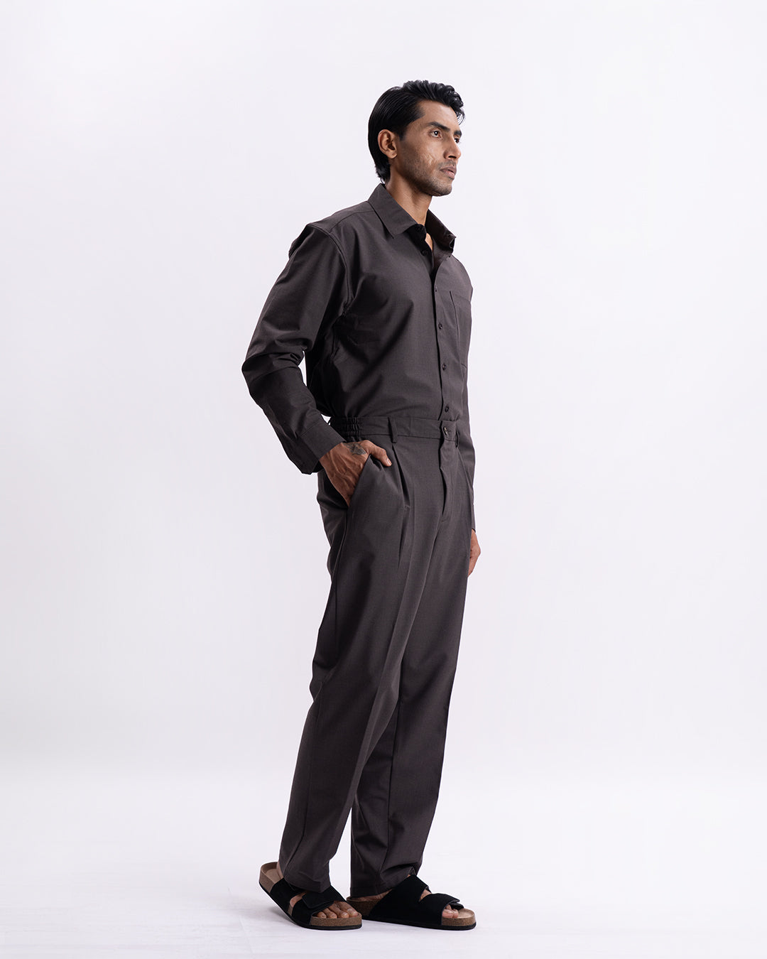 Easy Iron All Season Relaxed Trouser In Brown