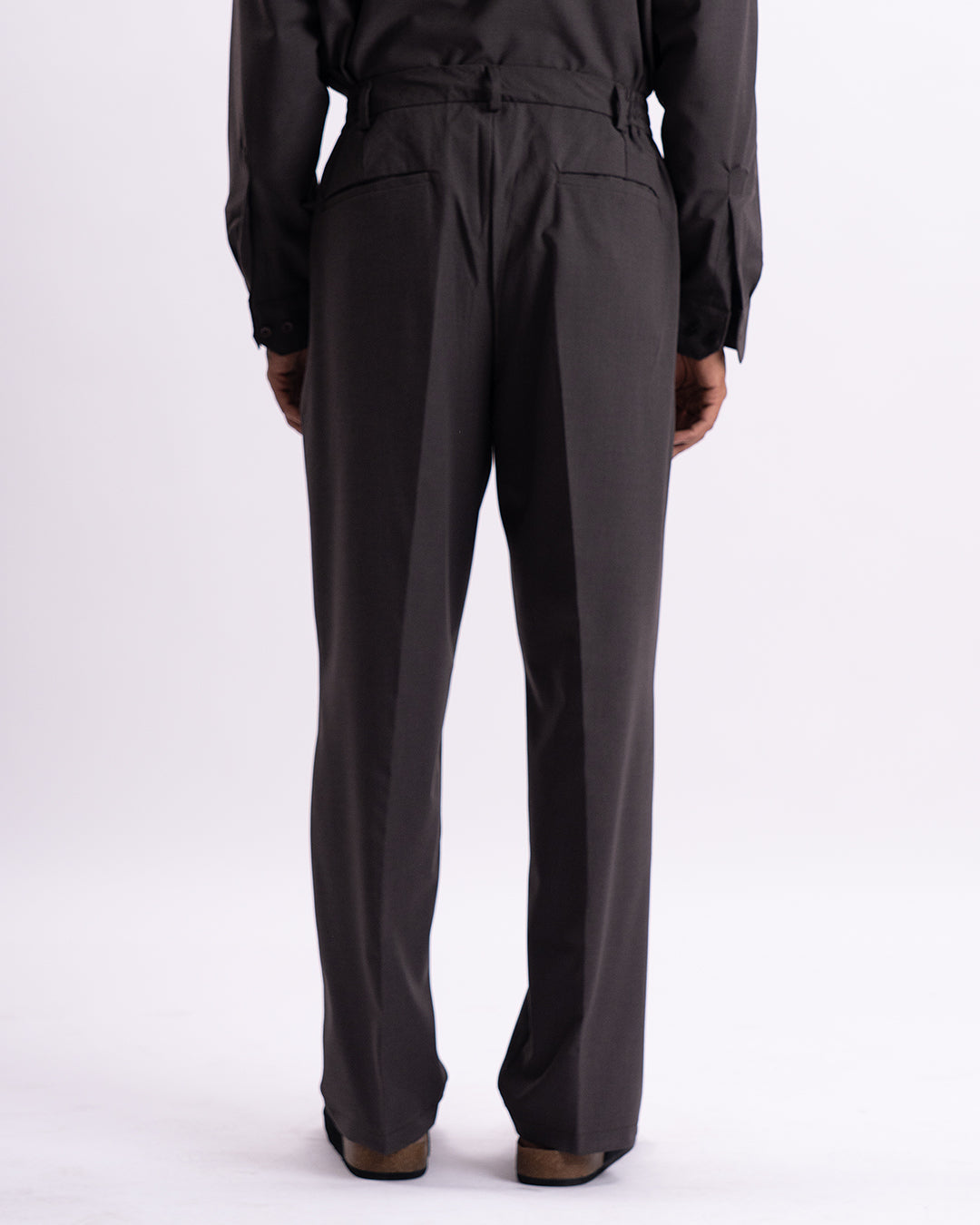 Easy Iron All Season Relaxed Trouser In Brown