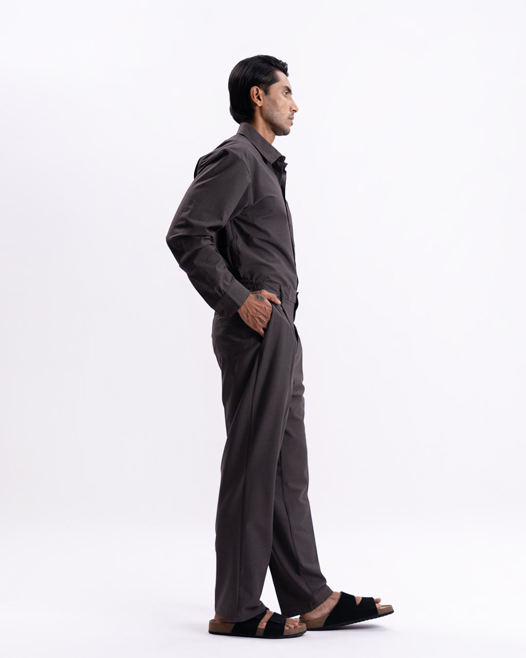 Easy Iron All Season Relaxed Trouser In Brown