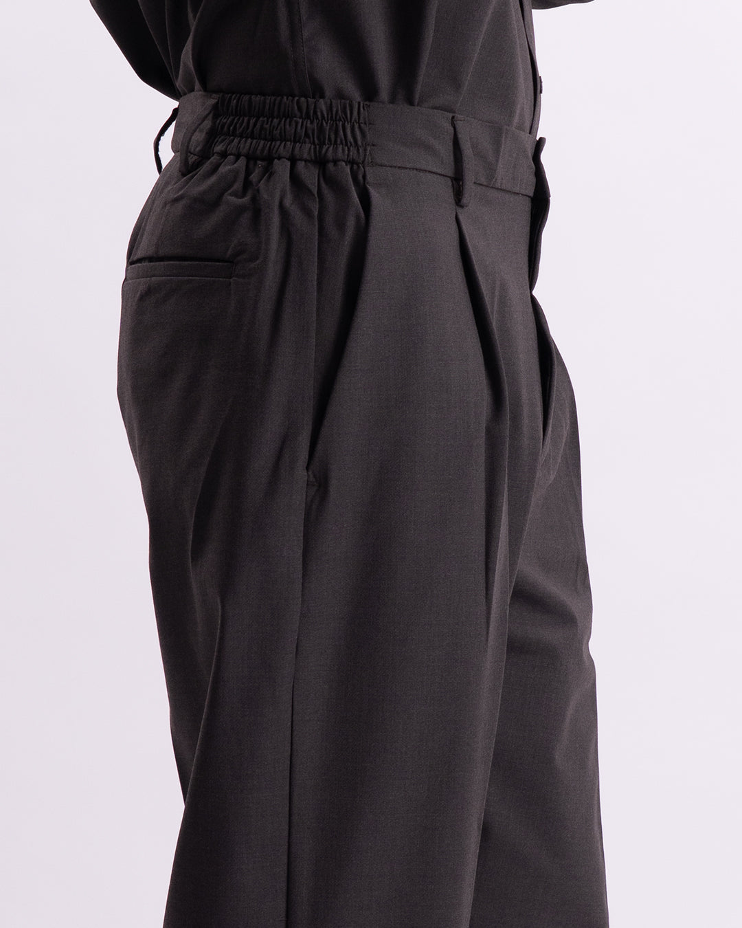 Easy Iron All Season Relaxed Trouser In Brown