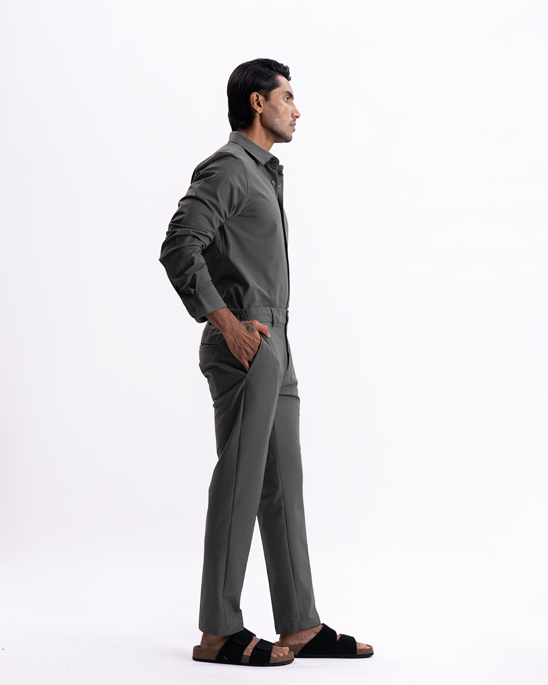 Easy Iron Holiday Tailored Trousers In Olive