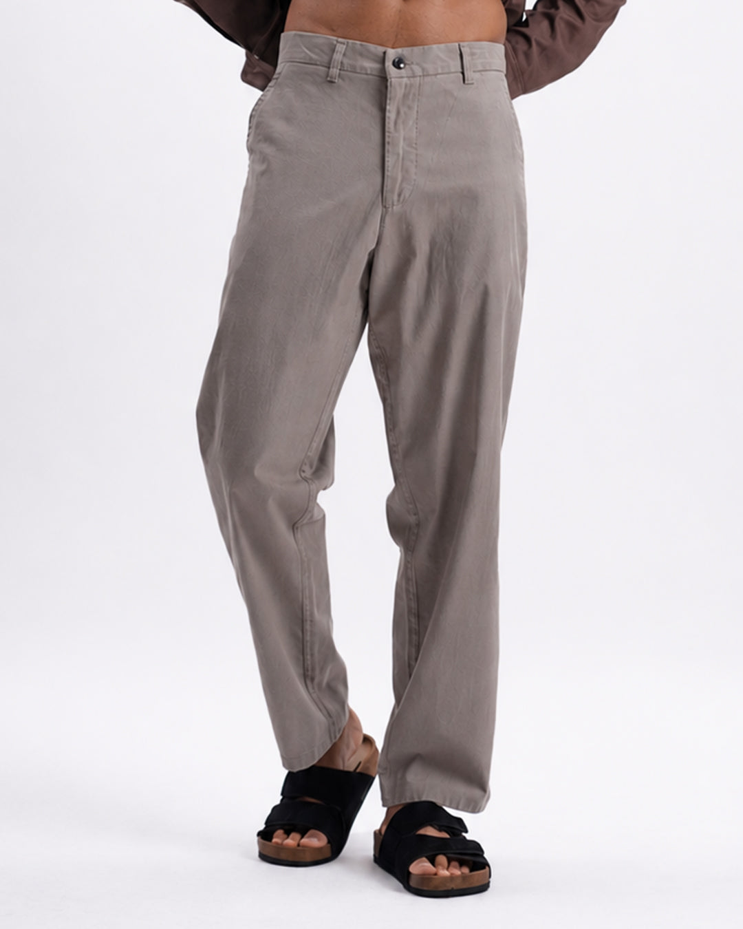 Holiday Featherlite Relaxed Pants In Mud Grey