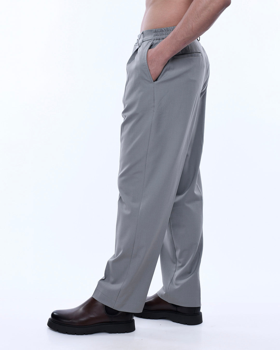 Soft Iron Flexi Relaxed Trouser In Light Grey