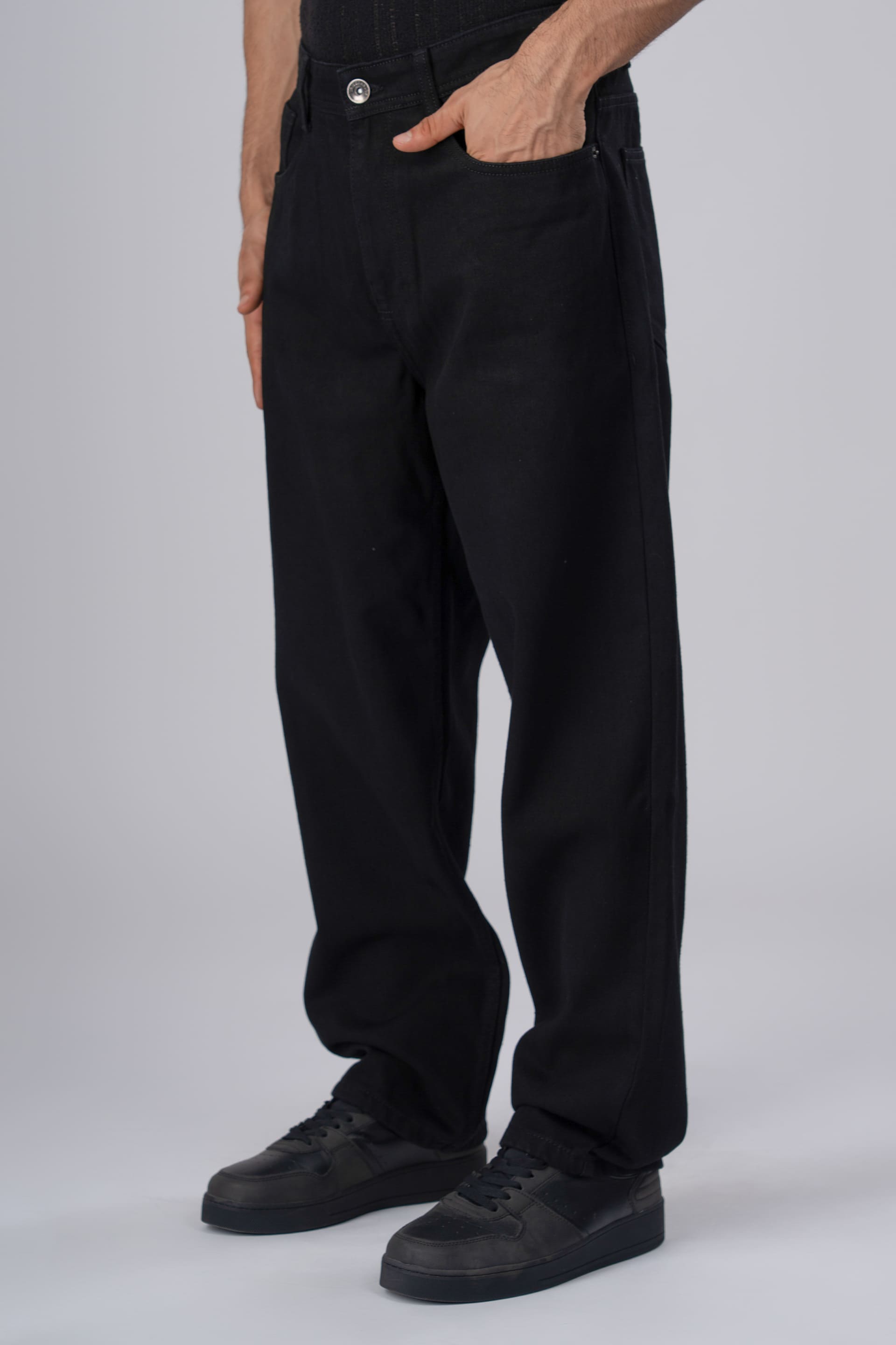 Black Edge Relaxed Denim