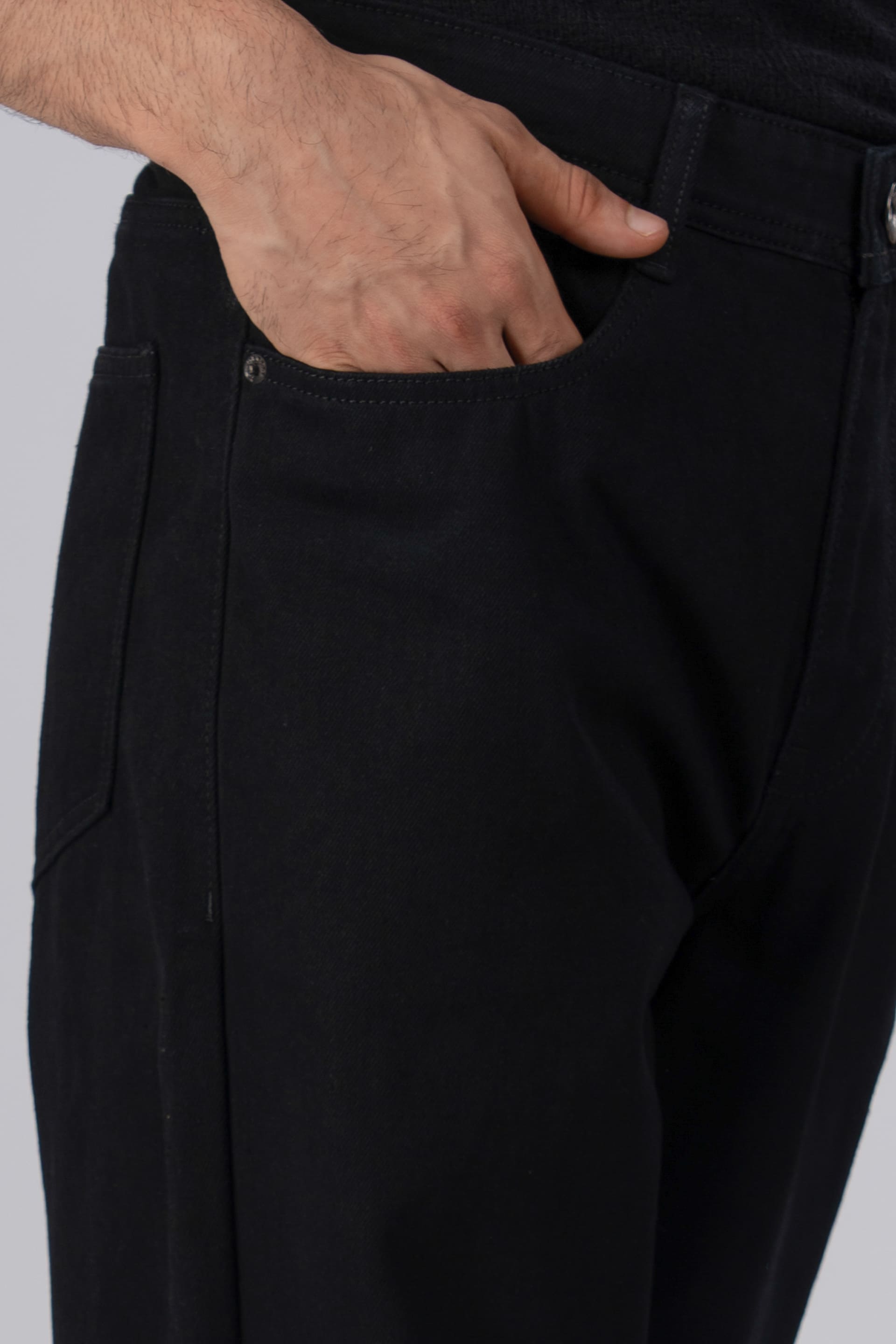 Black Edge Relaxed Denim