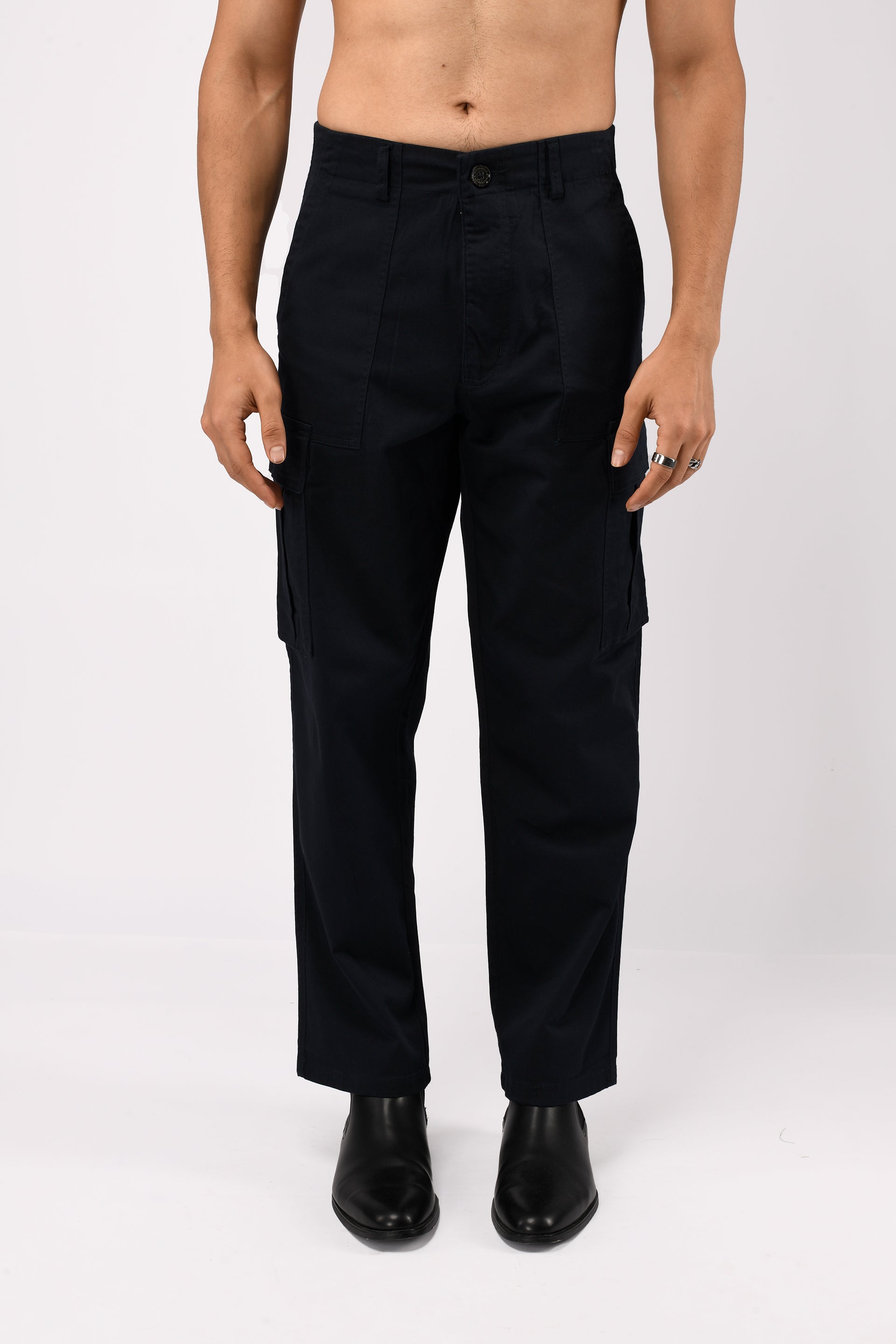 Men’s Carpenter Relaxed Cargo Pants in Blue – sturdy cotton blend, functional pocket design, relaxed fit trousers for men | Tailoraedge