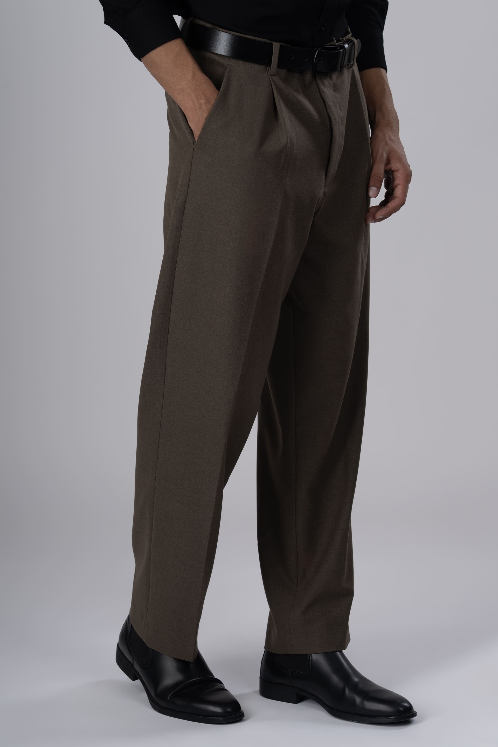 Classic Easy Iron Relaxed Trousers In Fur Brown
