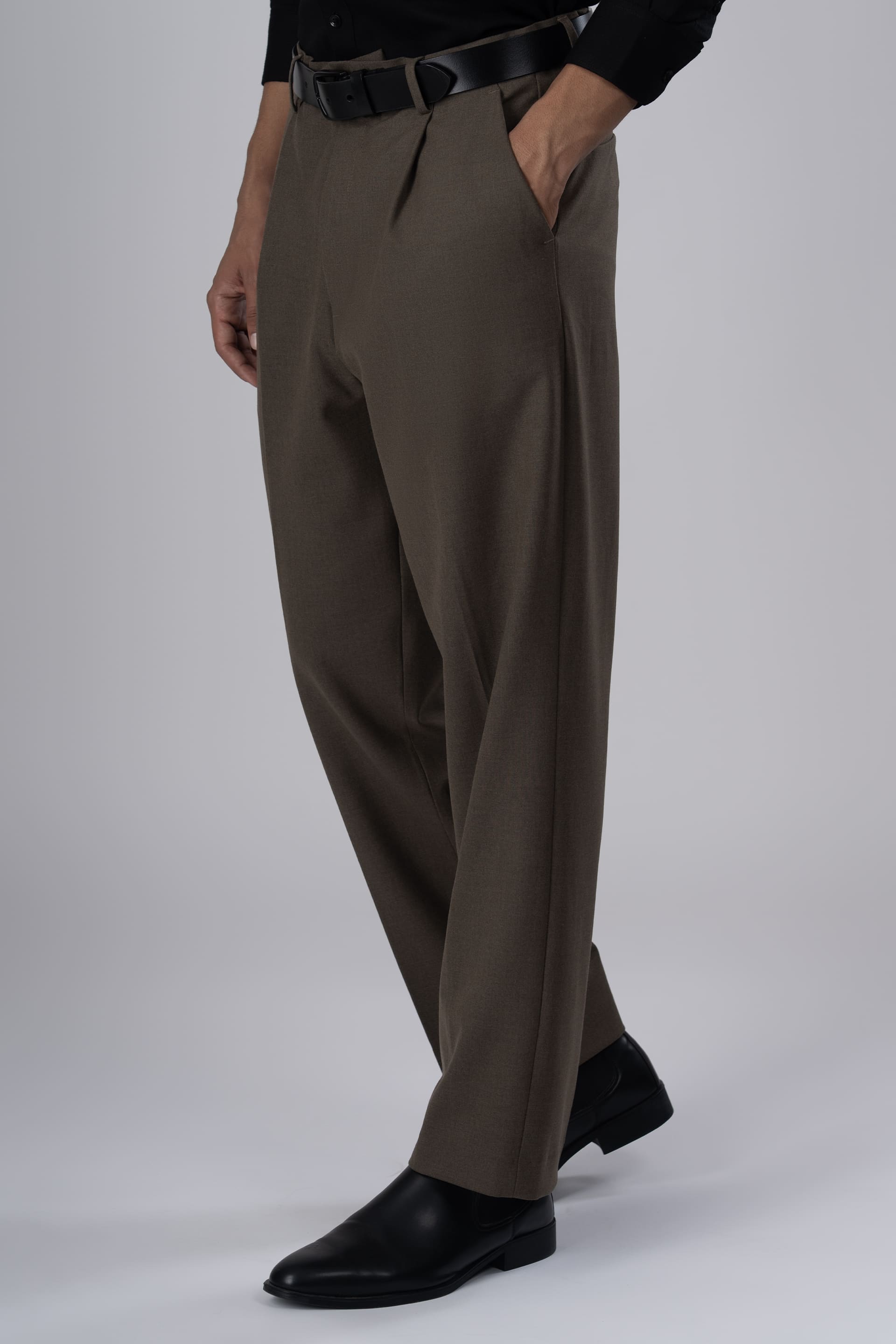 Classic Easy Iron Relaxed Trousers In Fur Brown