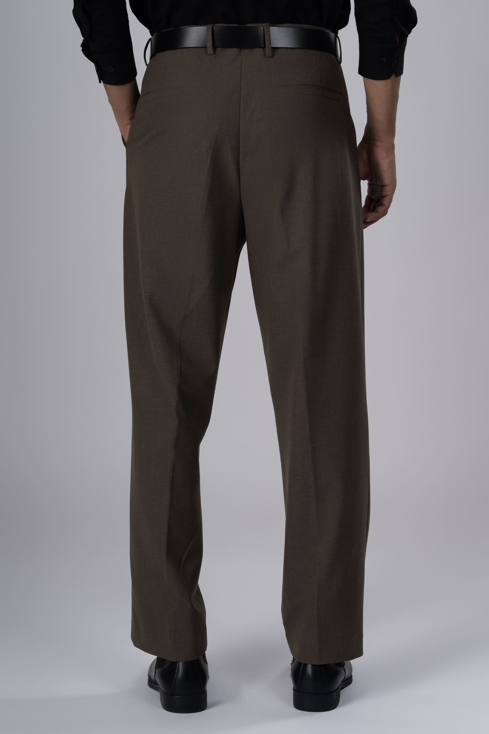 Classic Easy Iron Relaxed Trousers In Fur Brown