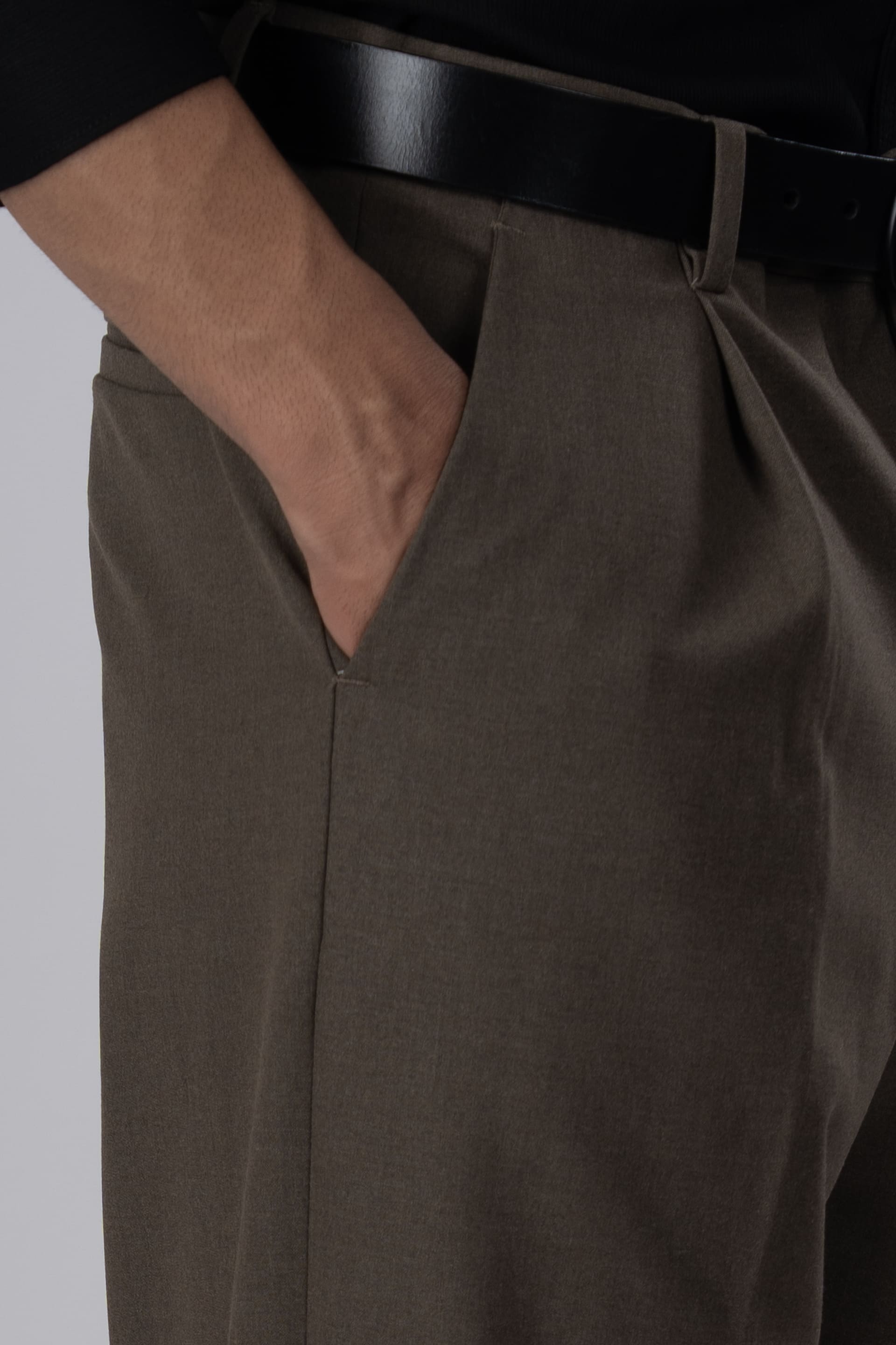 Classic Easy Iron Relaxed Trousers In Fur Brown