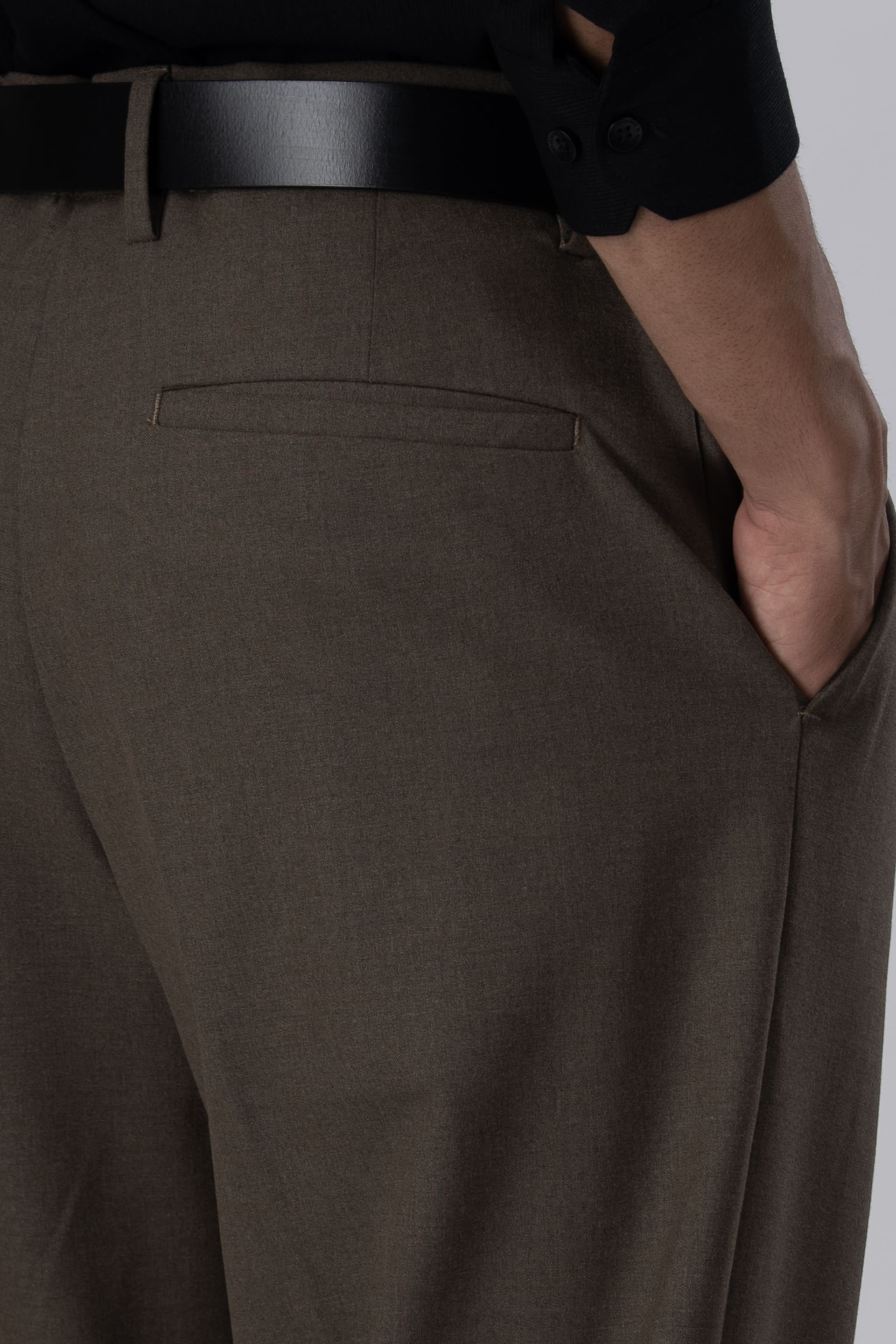 Classic Easy Iron Relaxed Trousers In Fur Brown