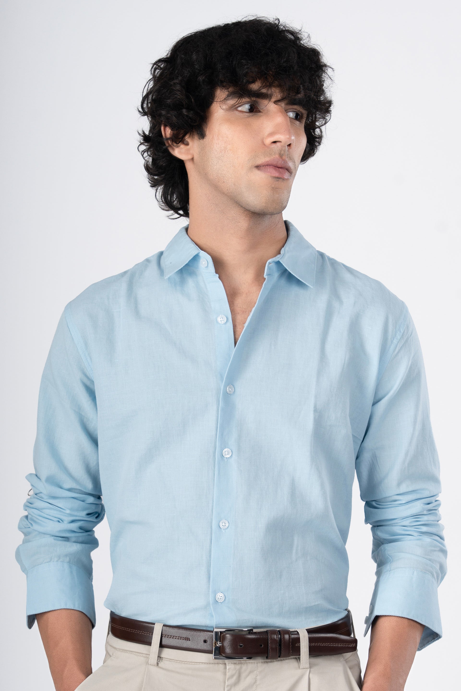 Tailoraedge Men’s Classic Fused Linen Shirt in Blue – lightweight linen, tailored silhouette, everyday workwear essential.