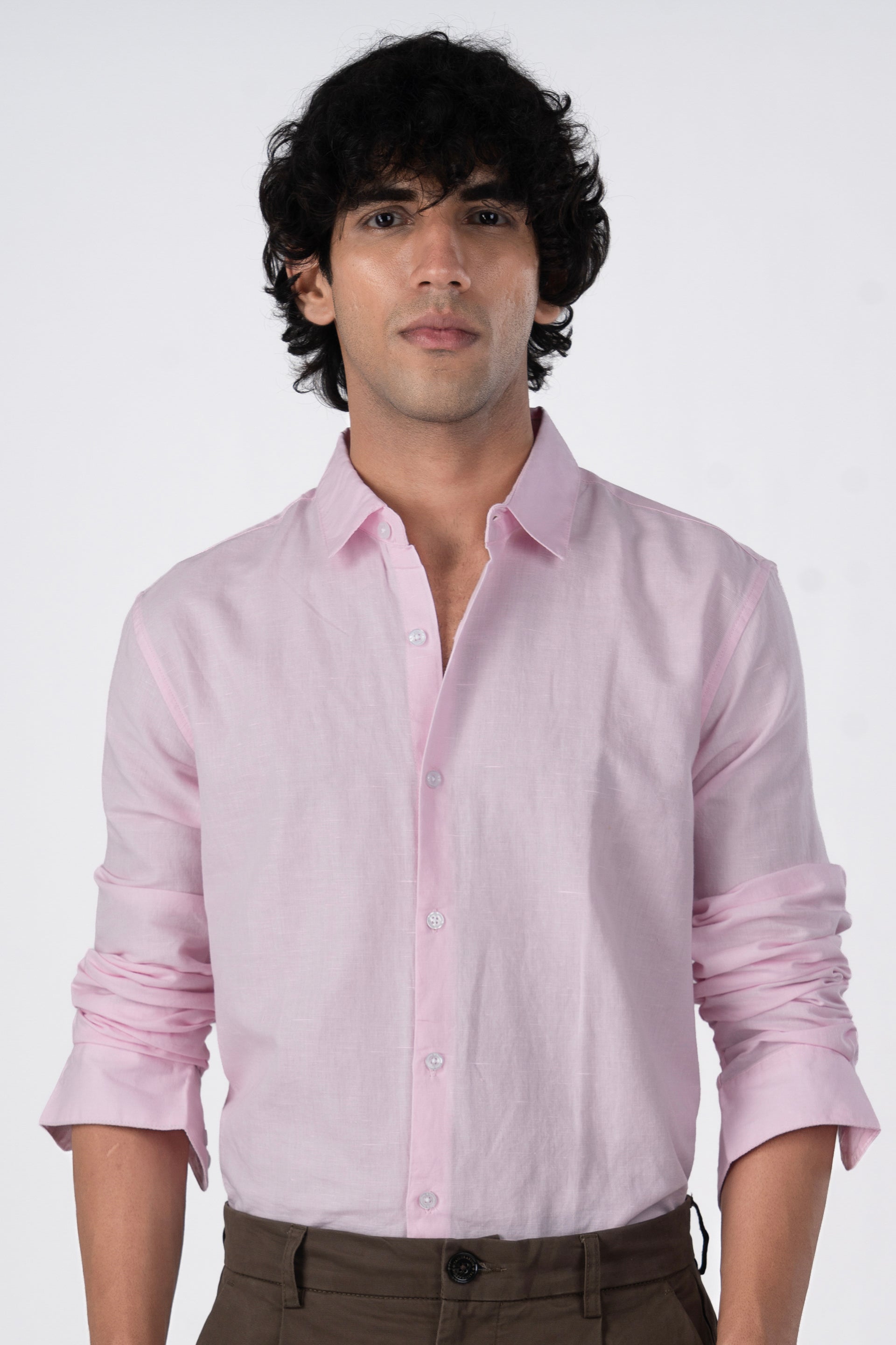 Tailoraedge Men’s Classic Fused Linen Shirt in Light Pink – soft linen texture, tailored fit, elevated casual staple.