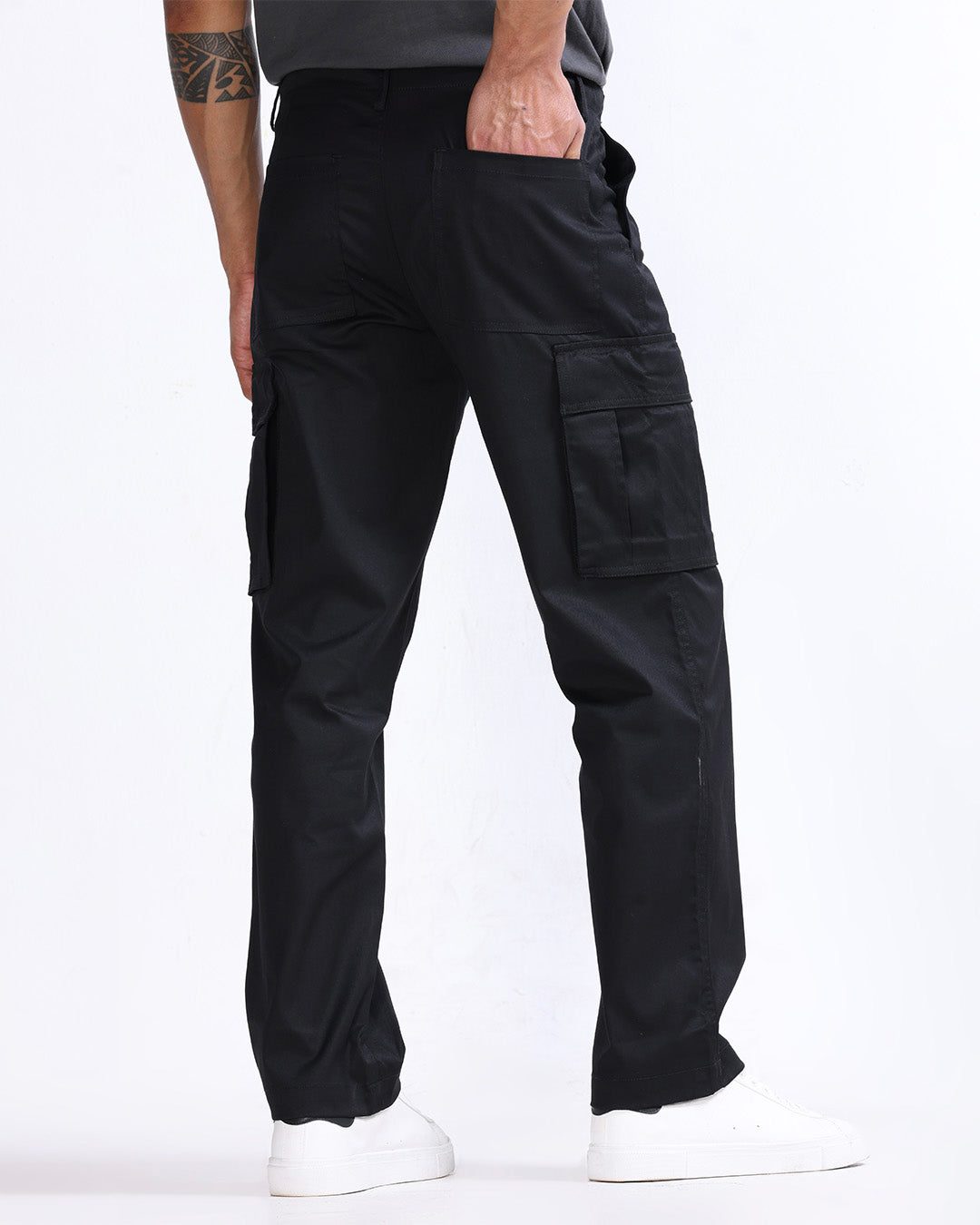 Mason Relaxed Cargo Pants In Black
