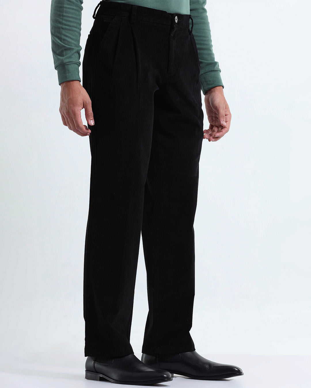 Relaxed Pleated Corduroy Pants In Black