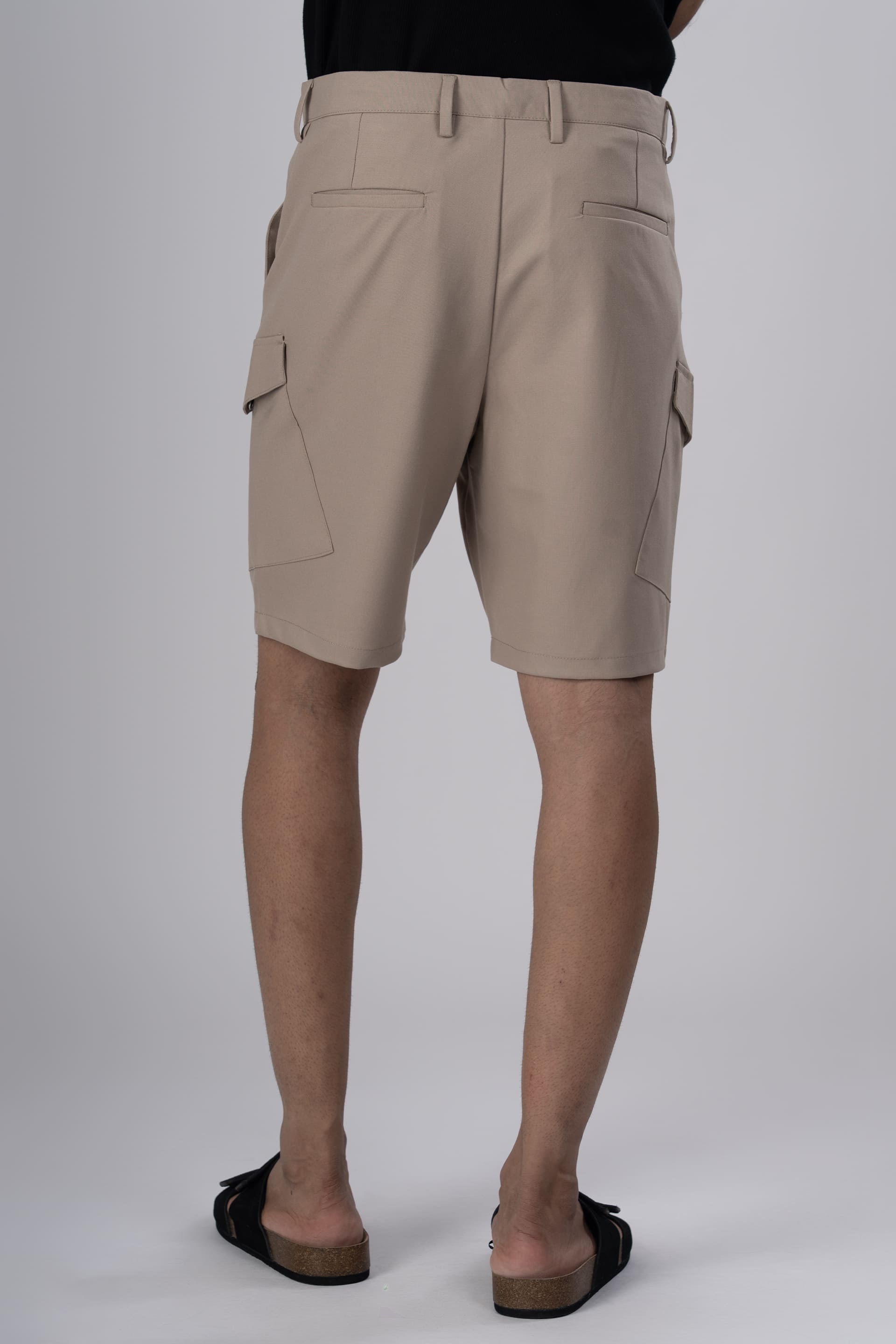 Easy Iron Cargo Shorts In Biege